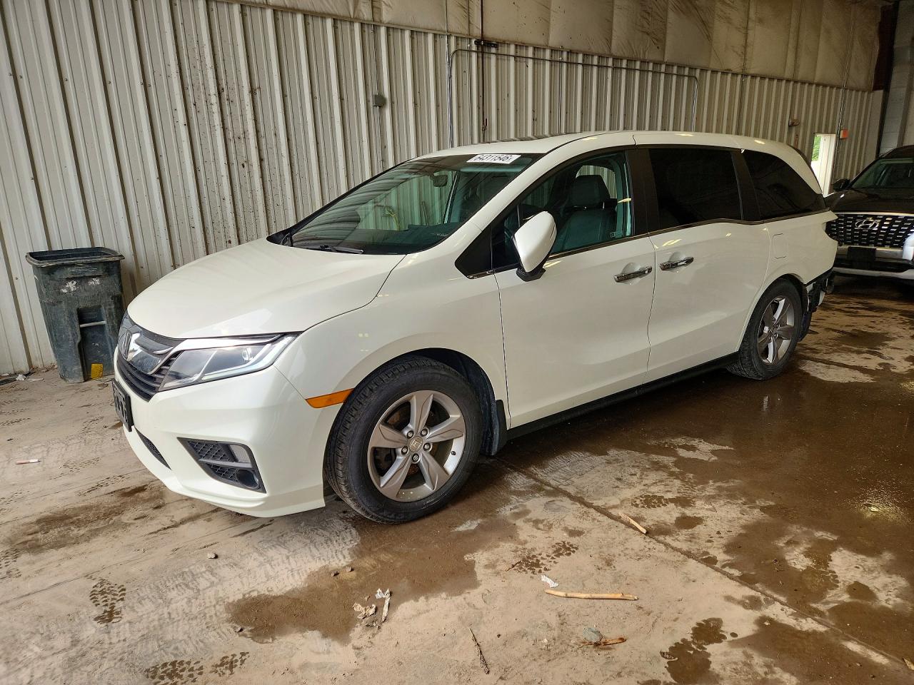 5FNRL6H7XJB084494 · 2018 HONDA ODYSSEY