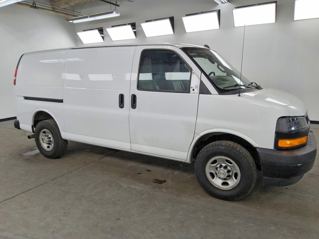 1GCWGAFP9M1302080 · 2021 CHEVROLET EXPRESS G2500 · 4/13