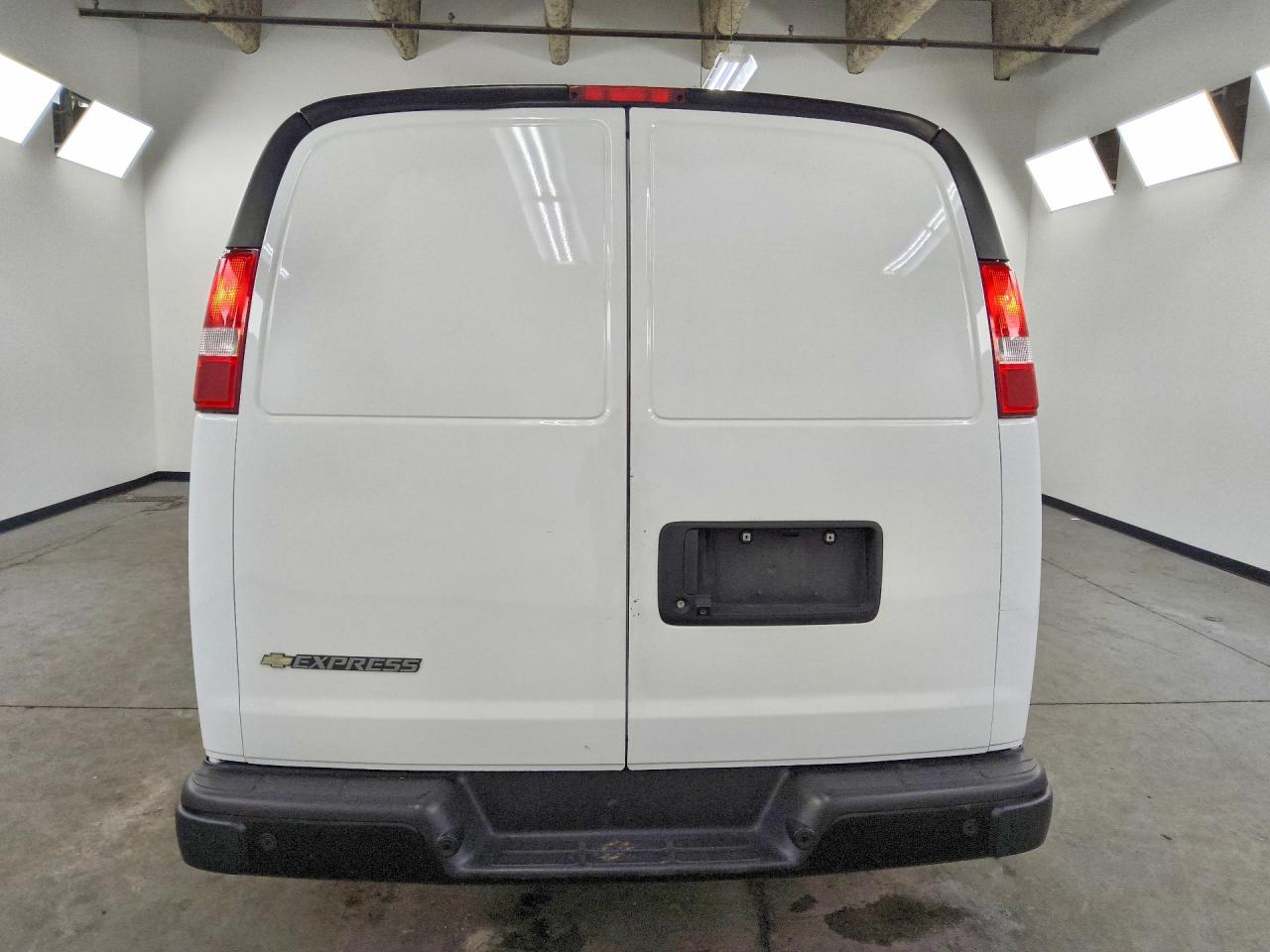 1GCWGAFP9M1302080 · 2021 CHEVROLET EXPRESS G2500 · 6/13