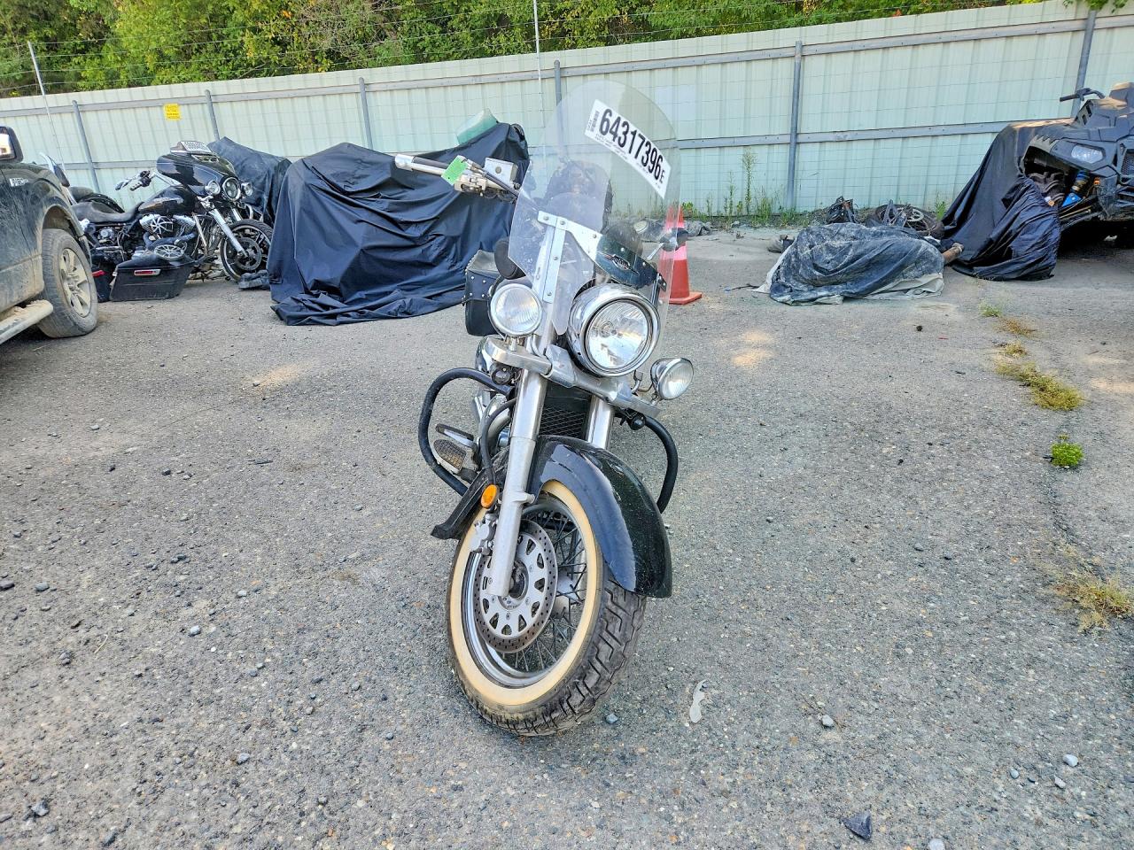 JS1VS55A952110839 · 2005 SUZUKI C50 · 2/10