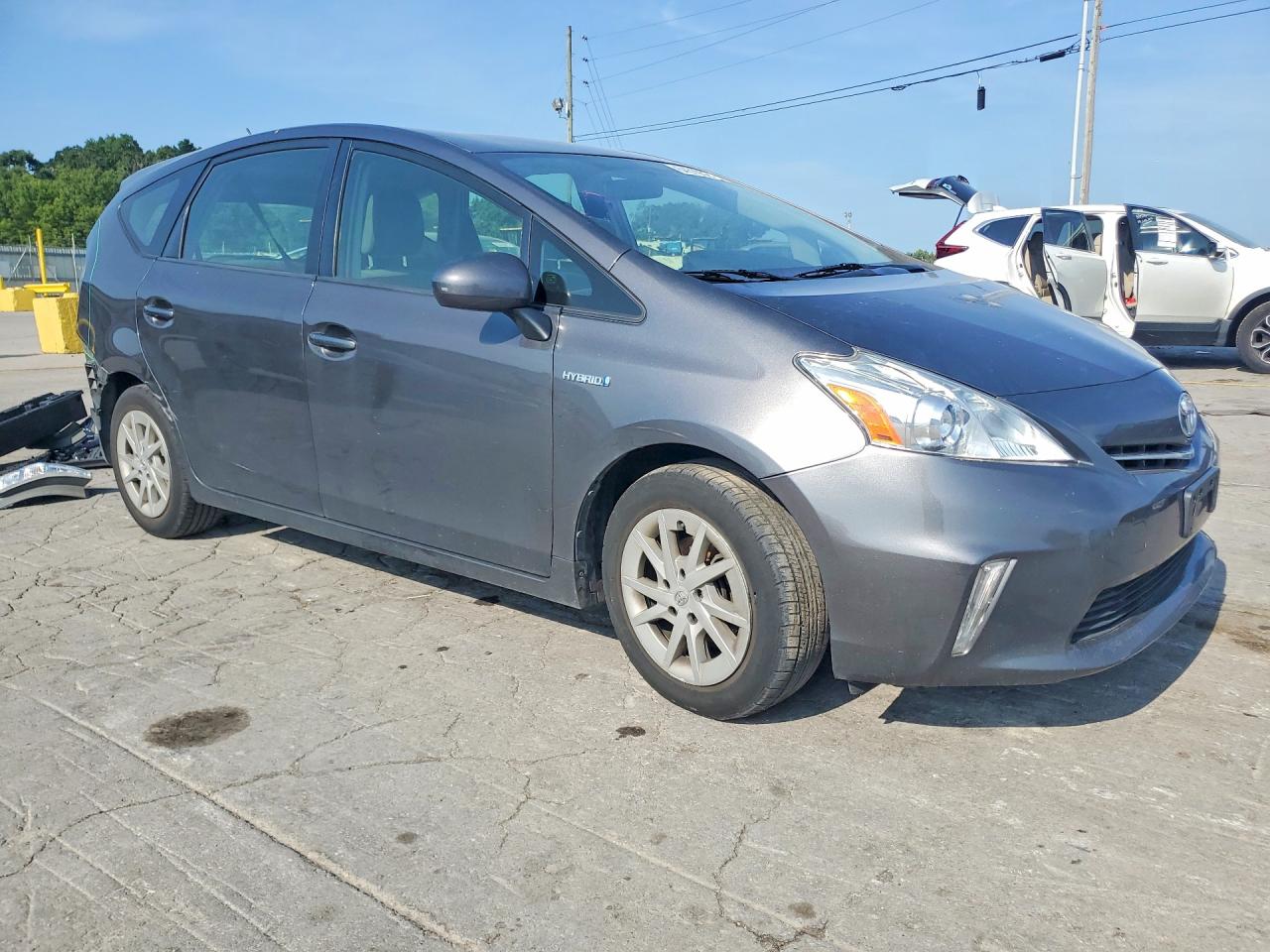JTDZN3EUXEJ011899 · 2014 TOYOTA PRIUS V · 4/13