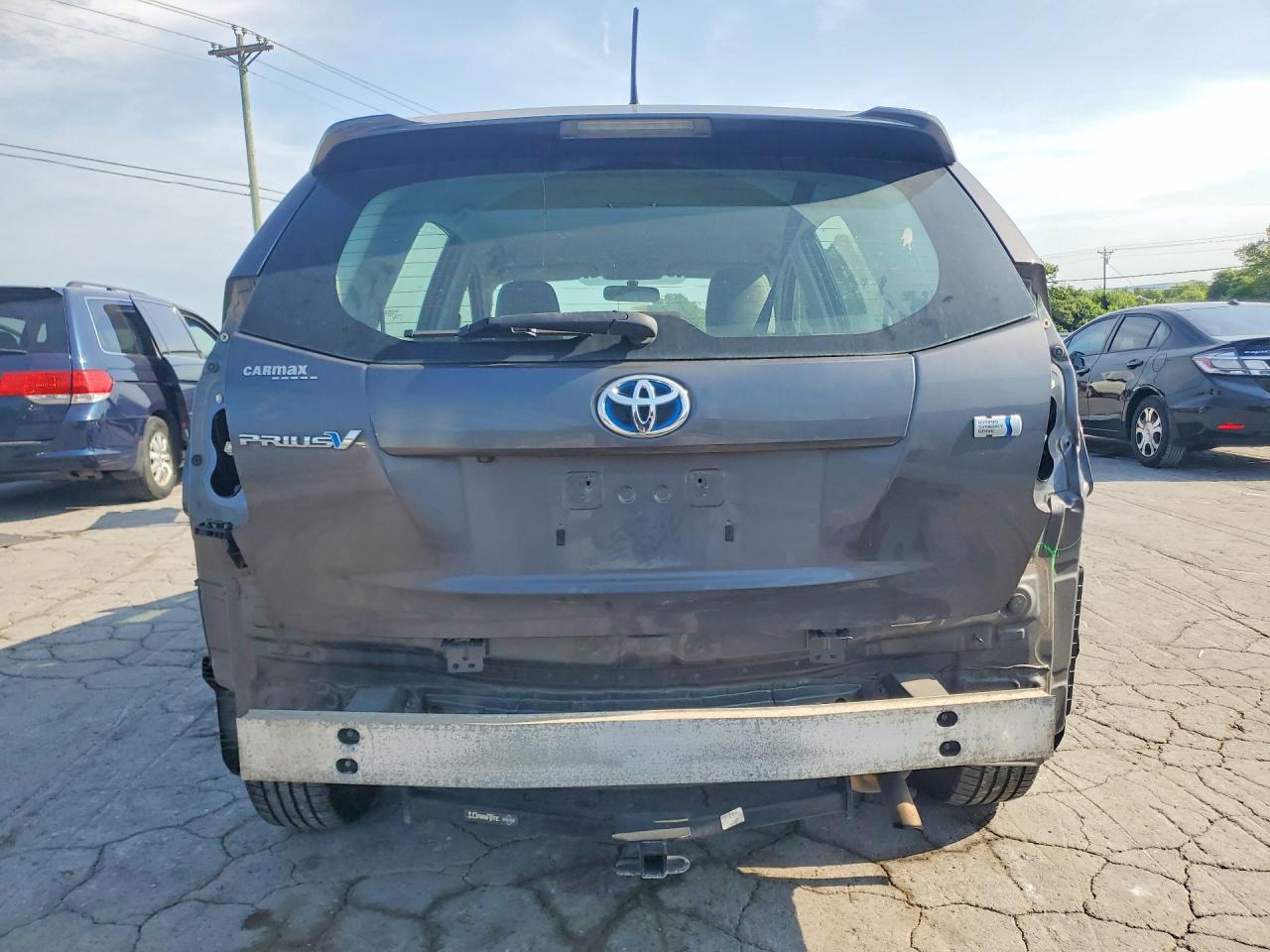 JTDZN3EUXEJ011899 · 2014 TOYOTA PRIUS V · 6/13