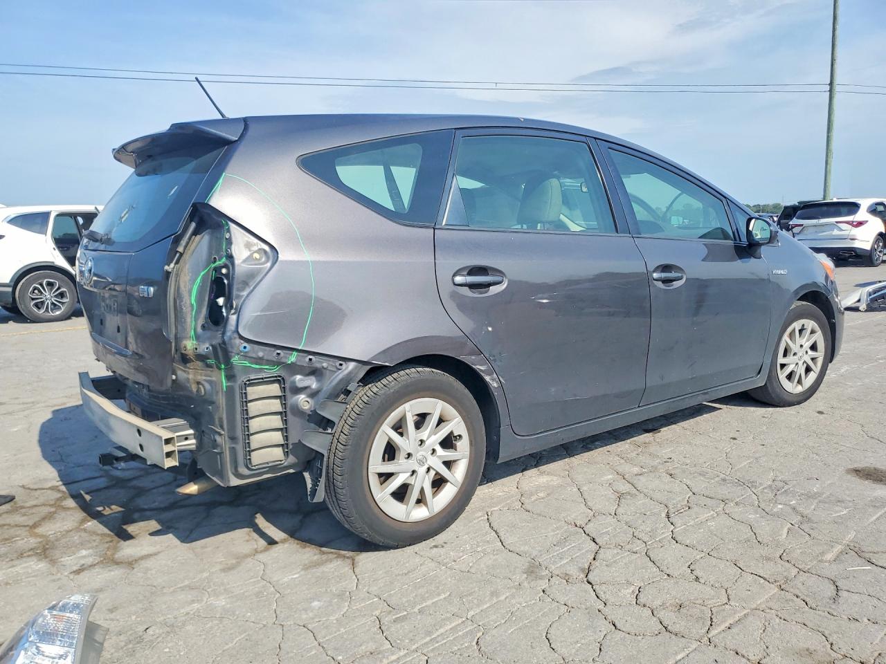 JTDZN3EUXEJ011899 · 2014 TOYOTA PRIUS V · 3/13