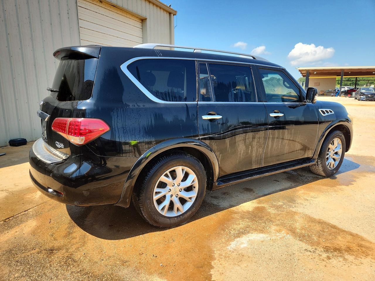 JN8AZ2NF2B9504314 · 2011 INFINITI QX56 · 3/13
