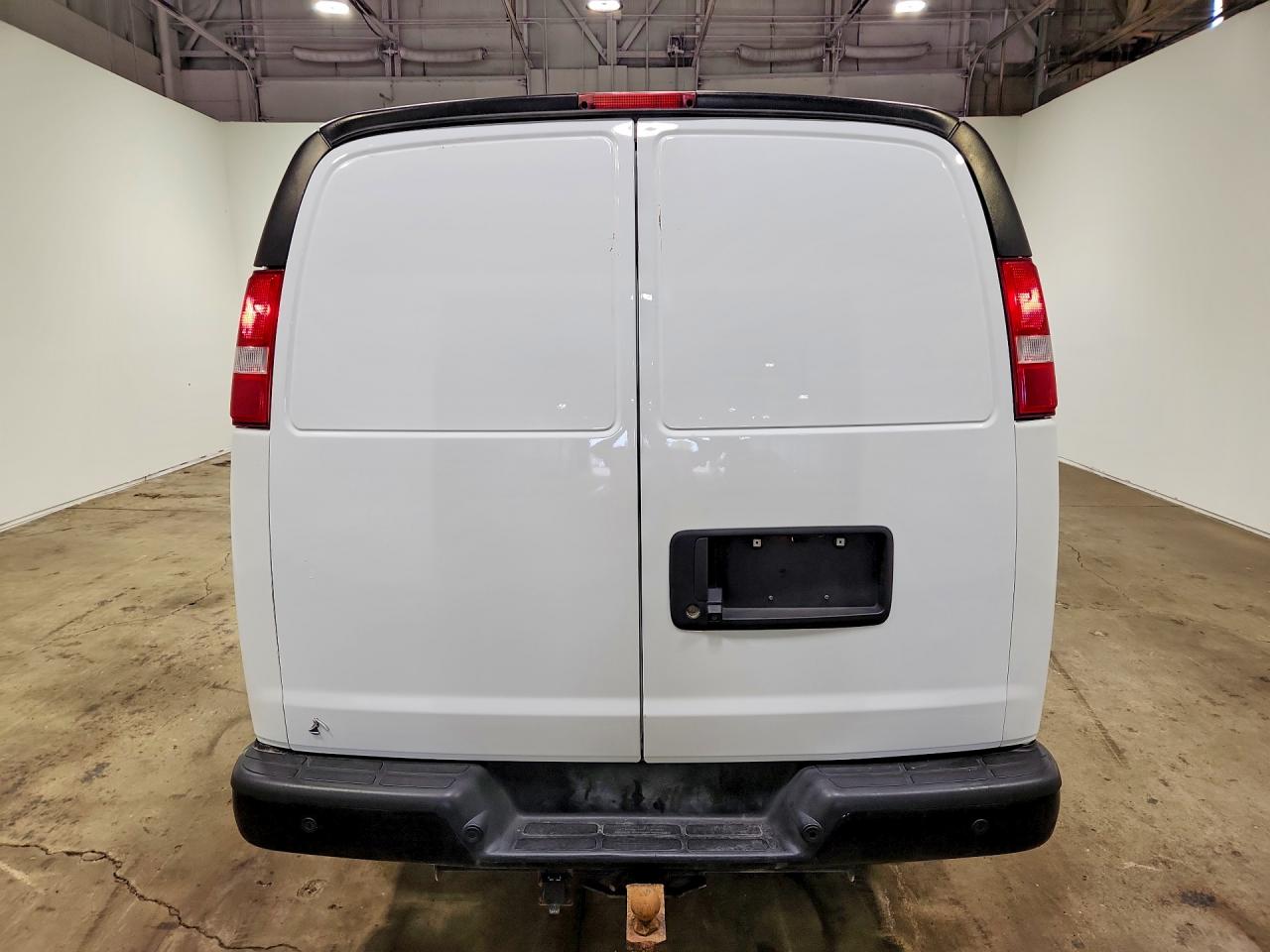 1GCZGGFP4N1168175 · 2022 CHEVROLET EXPRESS G3500 · 6/13