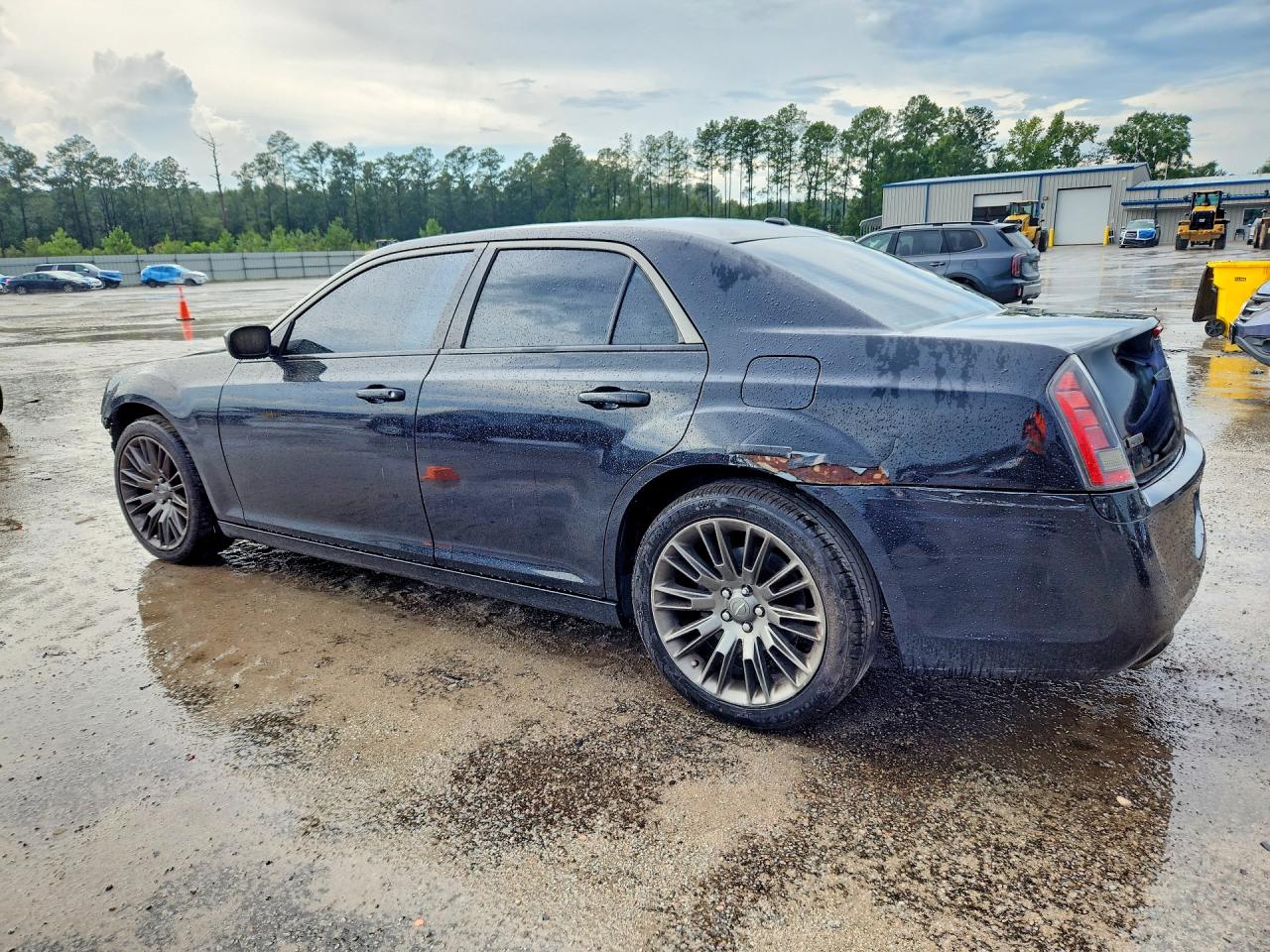 2C3CCADG5DH727366 · 2013 CHRYSLER 300C · 2/12