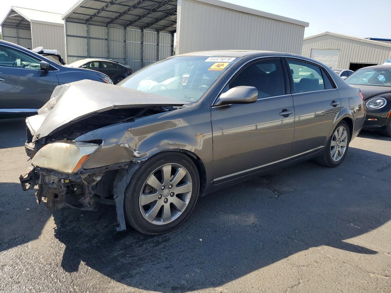 4T1BK36B05U017163 · 2005 TOYOTA AVALON