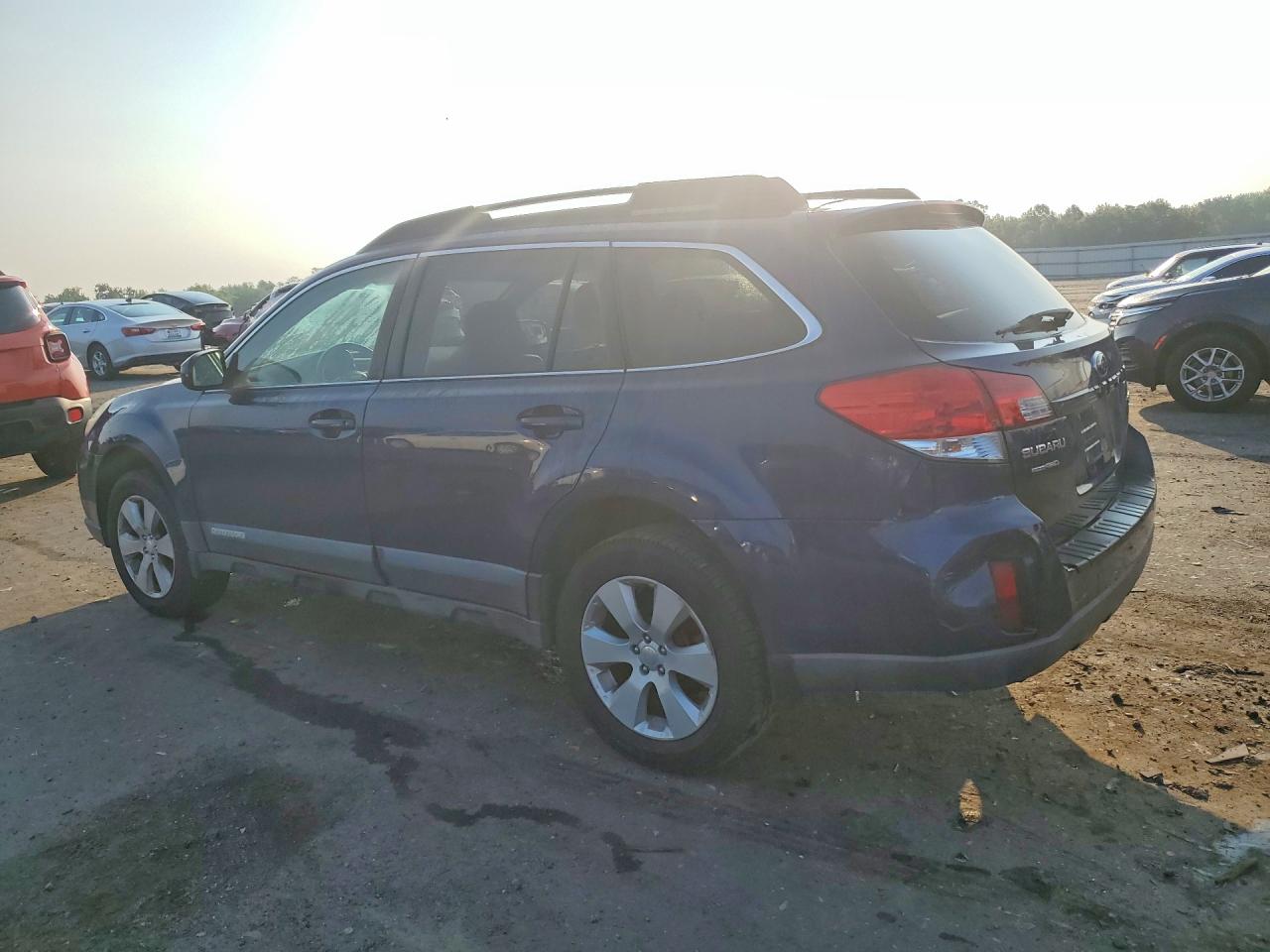 4S4BRBCC0A3326814 · 2010 SUBARU OUTBACK · 2/13