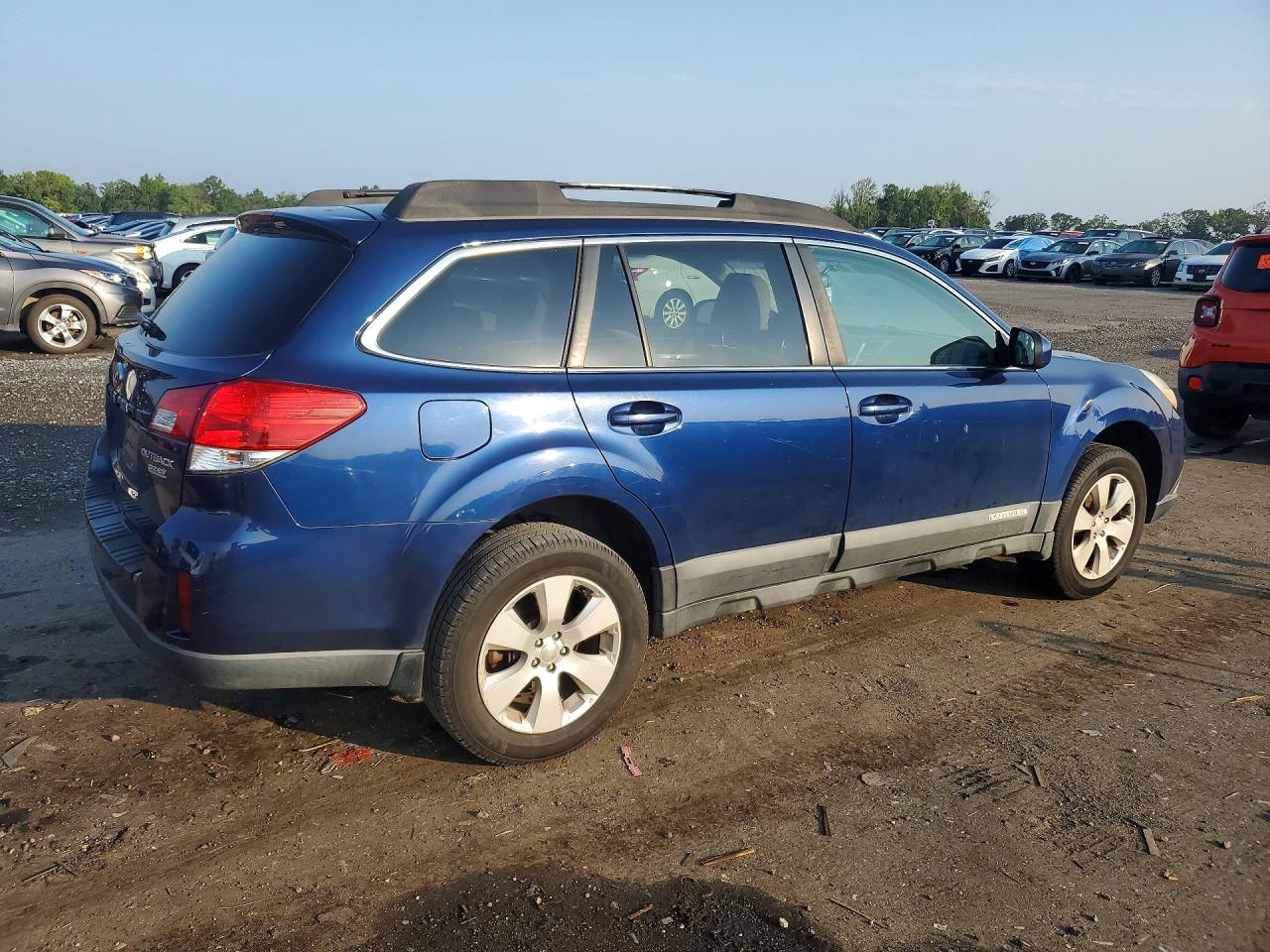 4S4BRBCC0A3326814 · 2010 SUBARU OUTBACK · 3/13