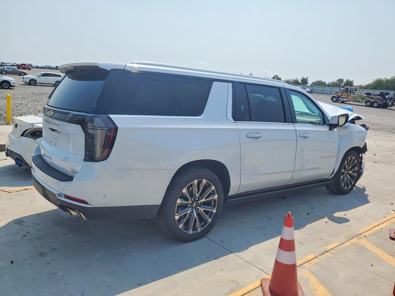 1GNS6GKL2TR119263 · 2026 CHEVROLET SUBURBAN · 3/14
