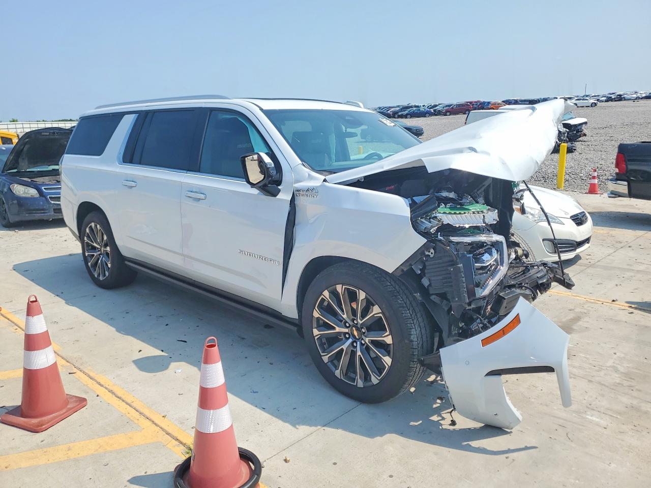 1GNS6GKL2TR119263 · 2026 CHEVROLET SUBURBAN · 4/14