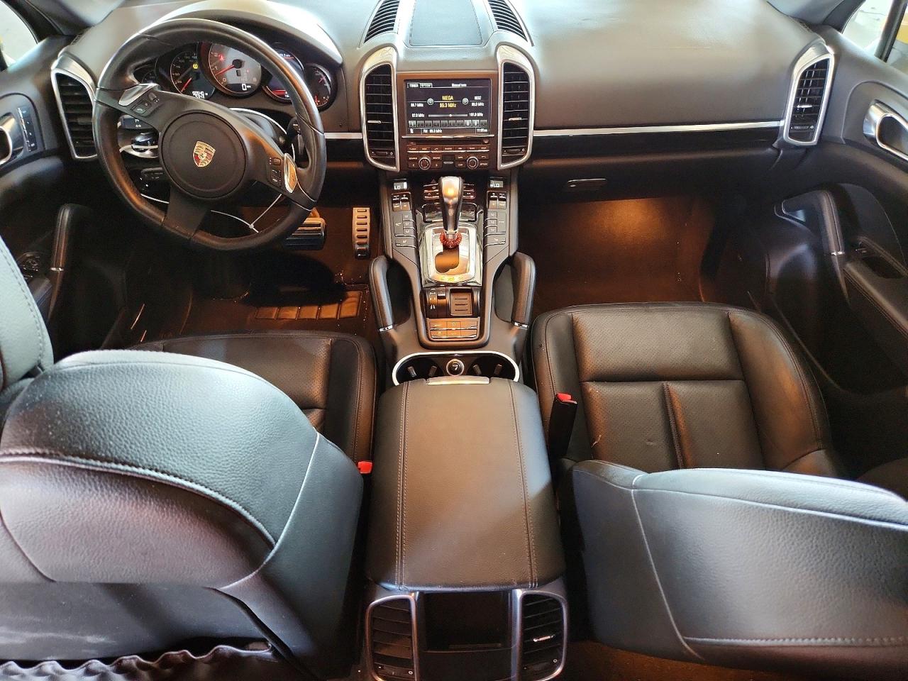 WP1AB2A27BLA42109 · 2011 PORSCHE CAYENNE · 8/13