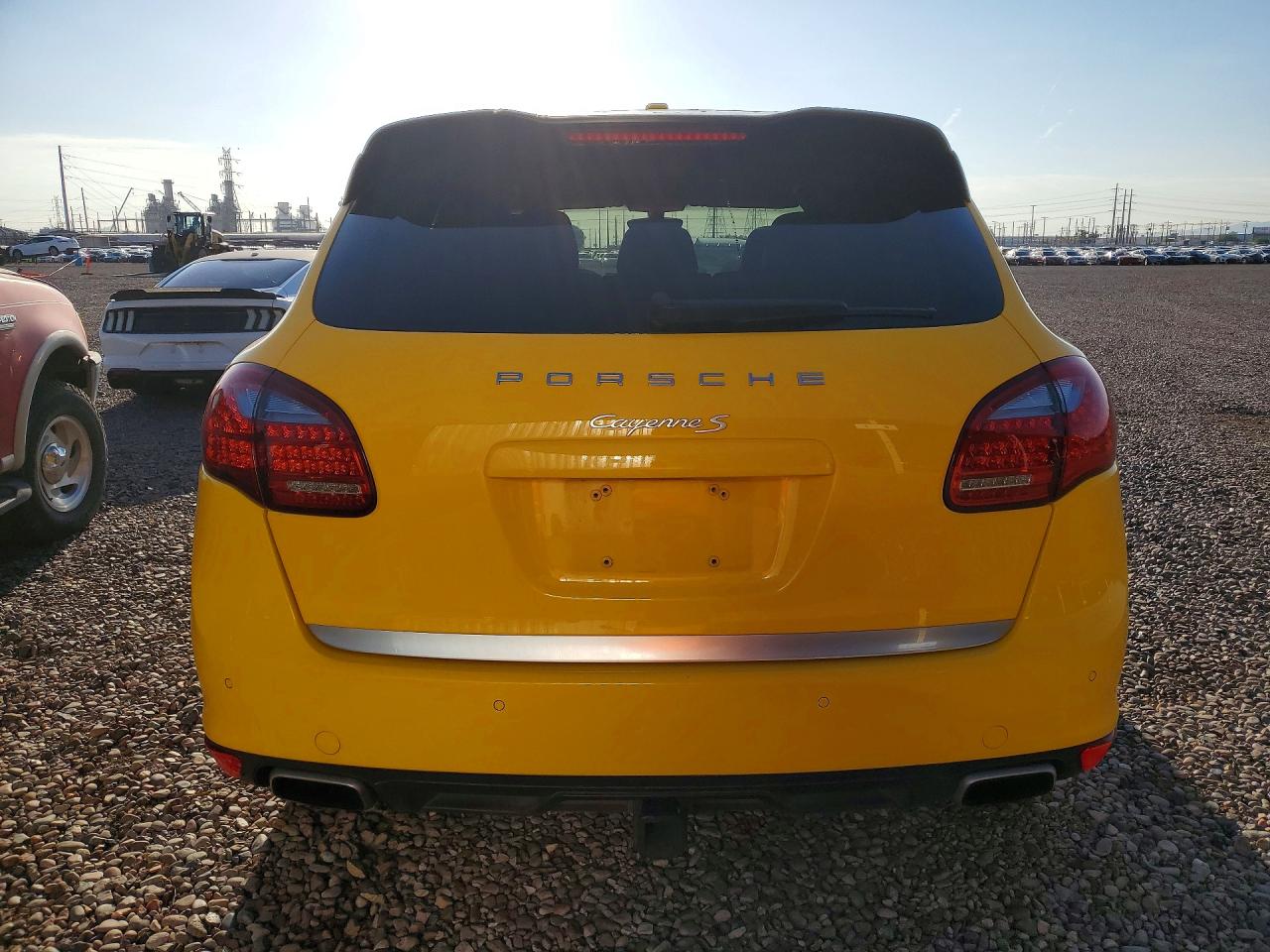 WP1AB2A27BLA42109 · 2011 PORSCHE CAYENNE · 6/13