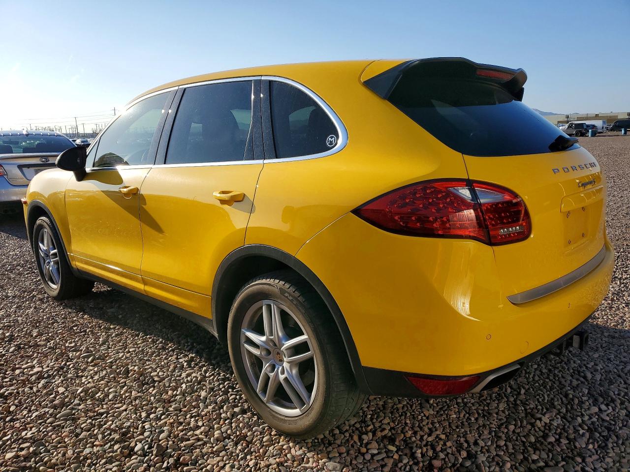 WP1AB2A27BLA42109 · 2011 PORSCHE CAYENNE · 2/13