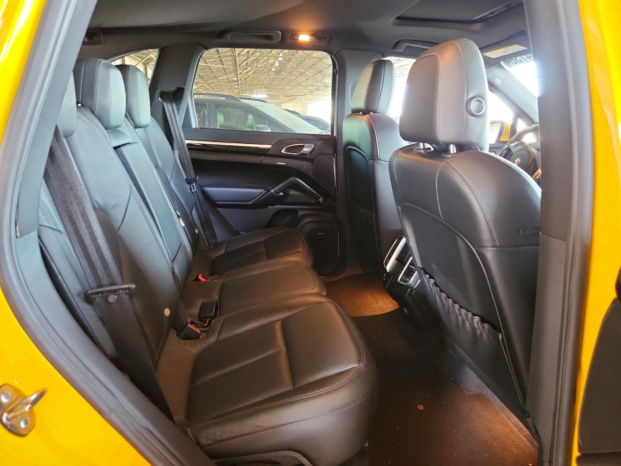 WP1AB2A27BLA42109 · 2011 PORSCHE CAYENNE · 11/13