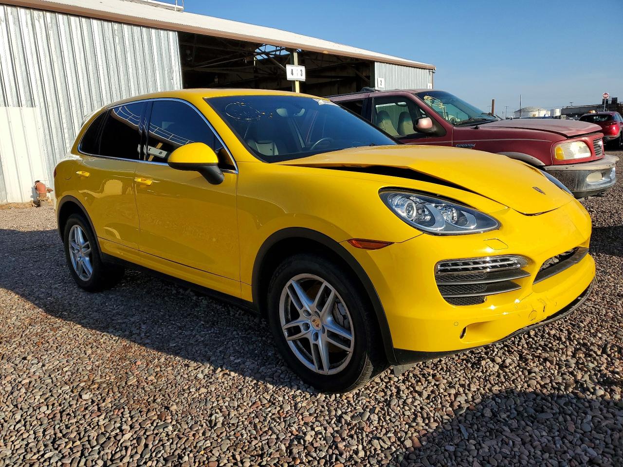 WP1AB2A27BLA42109 · 2011 PORSCHE CAYENNE · 4/13