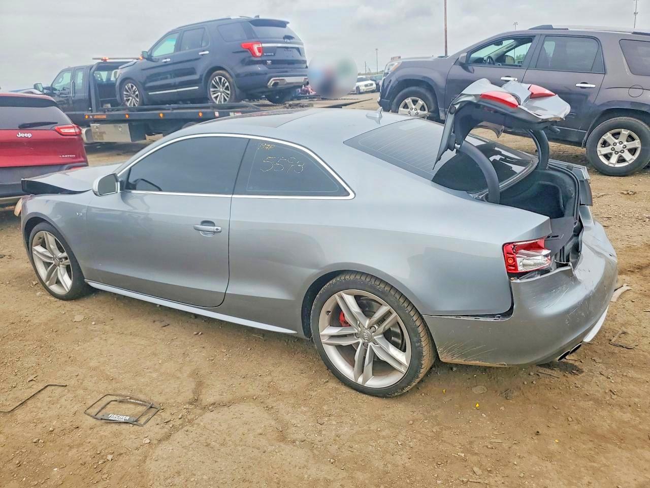 WAUVVAFR8AA065593 · 2010 AUDI S5 · 2/12