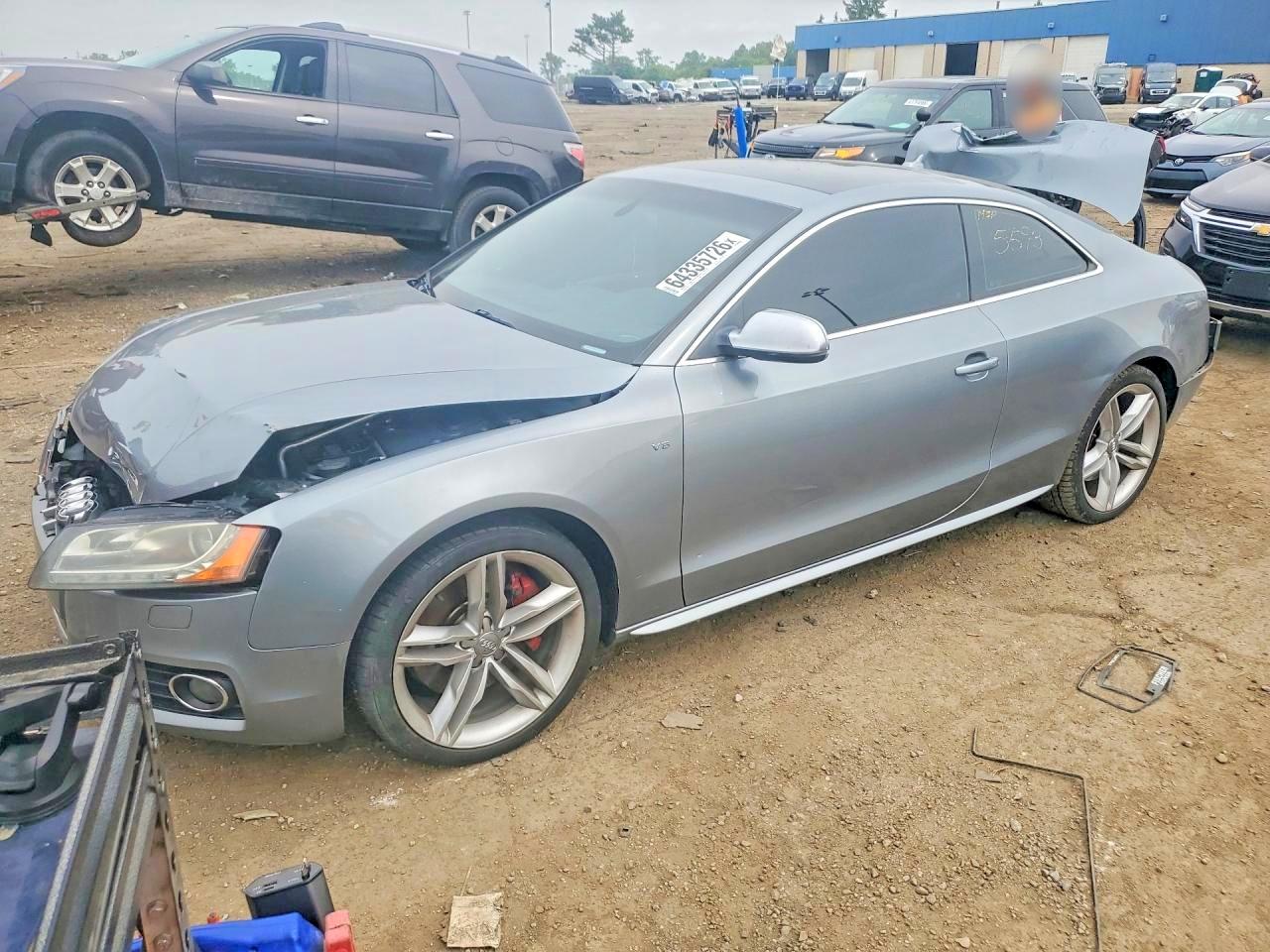 WAUVVAFR8AA065593 · 2010 AUDI S5