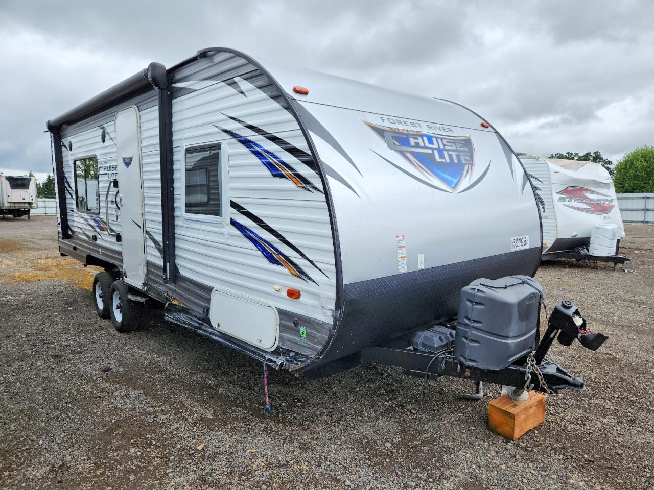 4X4TSMZ25H7411829 · 2017 FORESRIVER SALEM CRUISE LITE