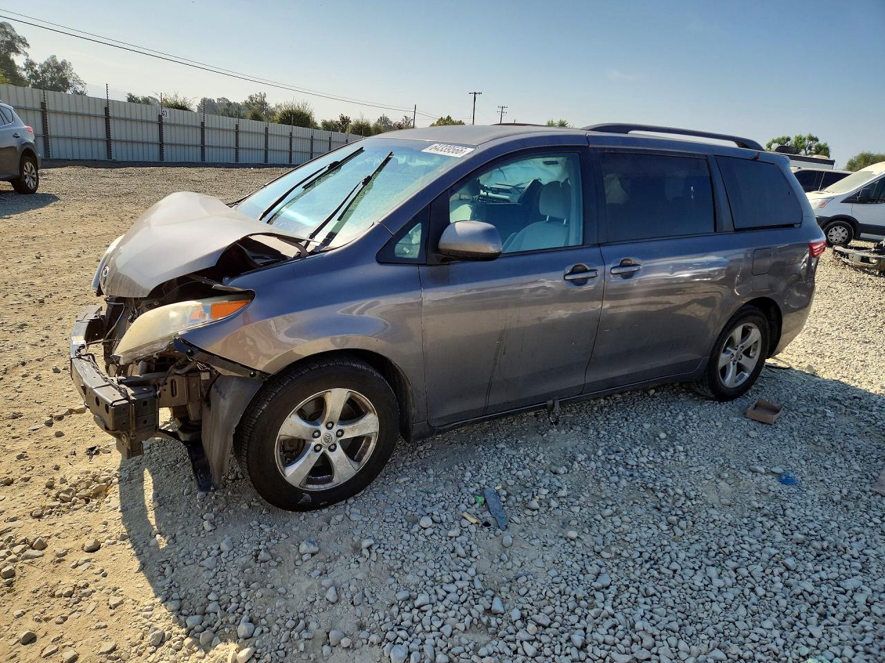 2016 TOYOTA SIENNA