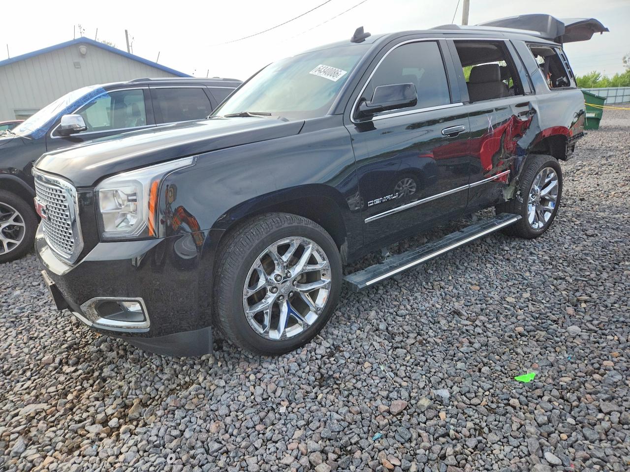 1GKS2CKJ6HR295238 · 2017 GMC YUKON