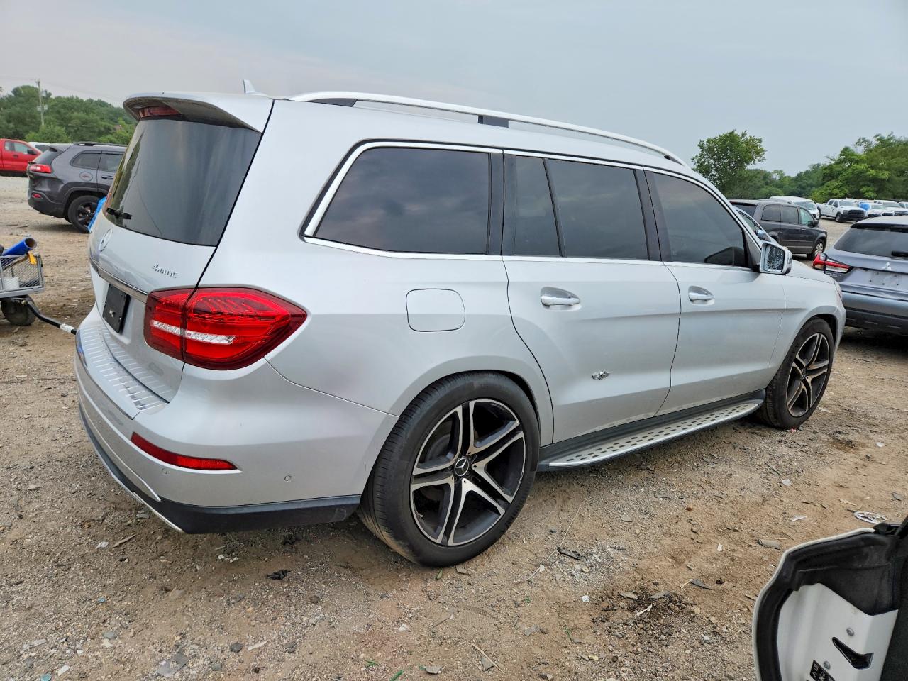 4JGDF6EE5HA913765 · 2017 MERCEDES-BENZ GLS · 3/13
