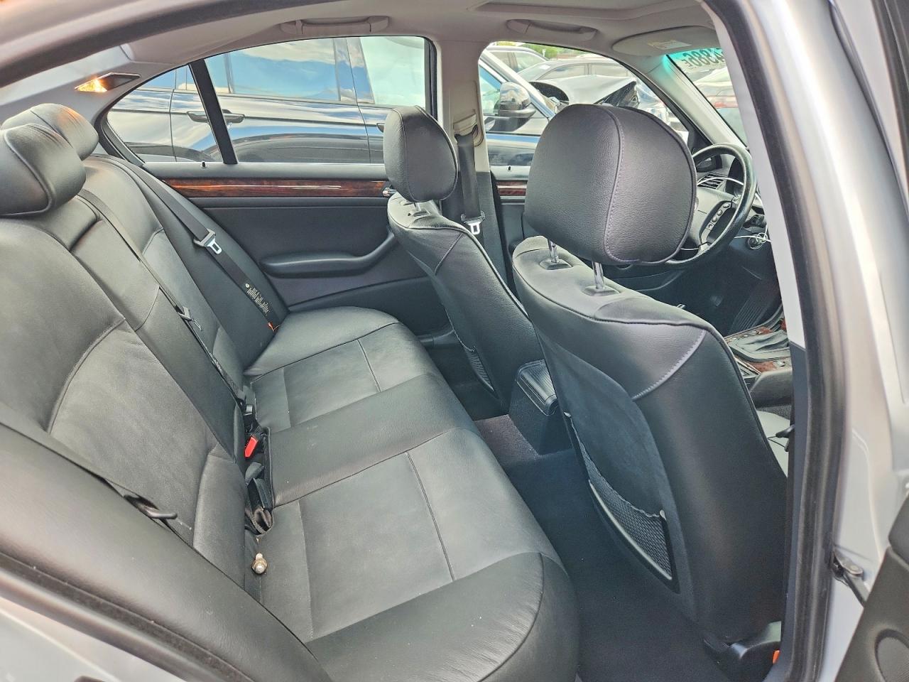 WBAEW53404PN36277 · 2004 BMW 330 · 10/13