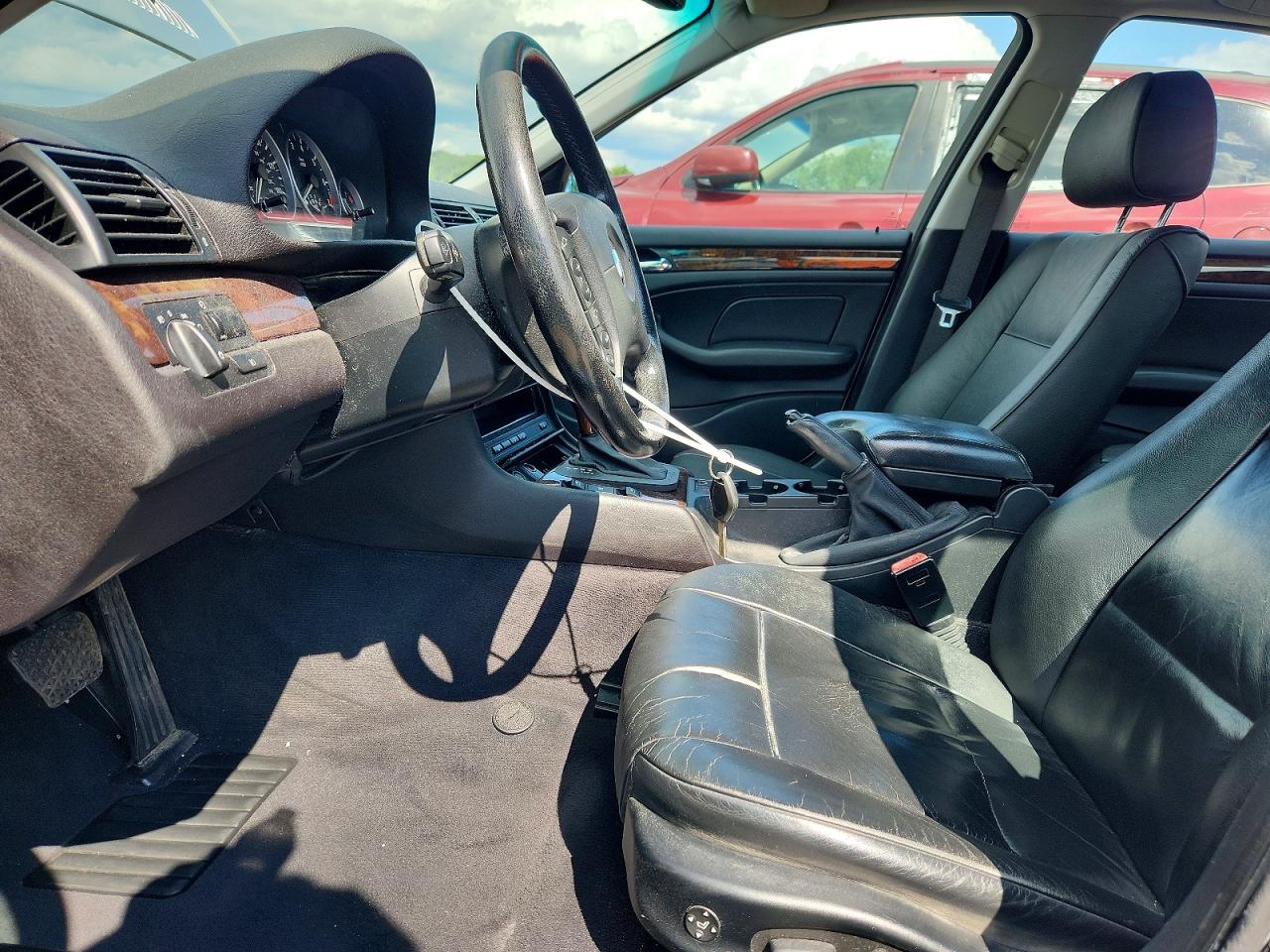 WBAEW53404PN36277 · 2004 BMW 330 · 7/13
