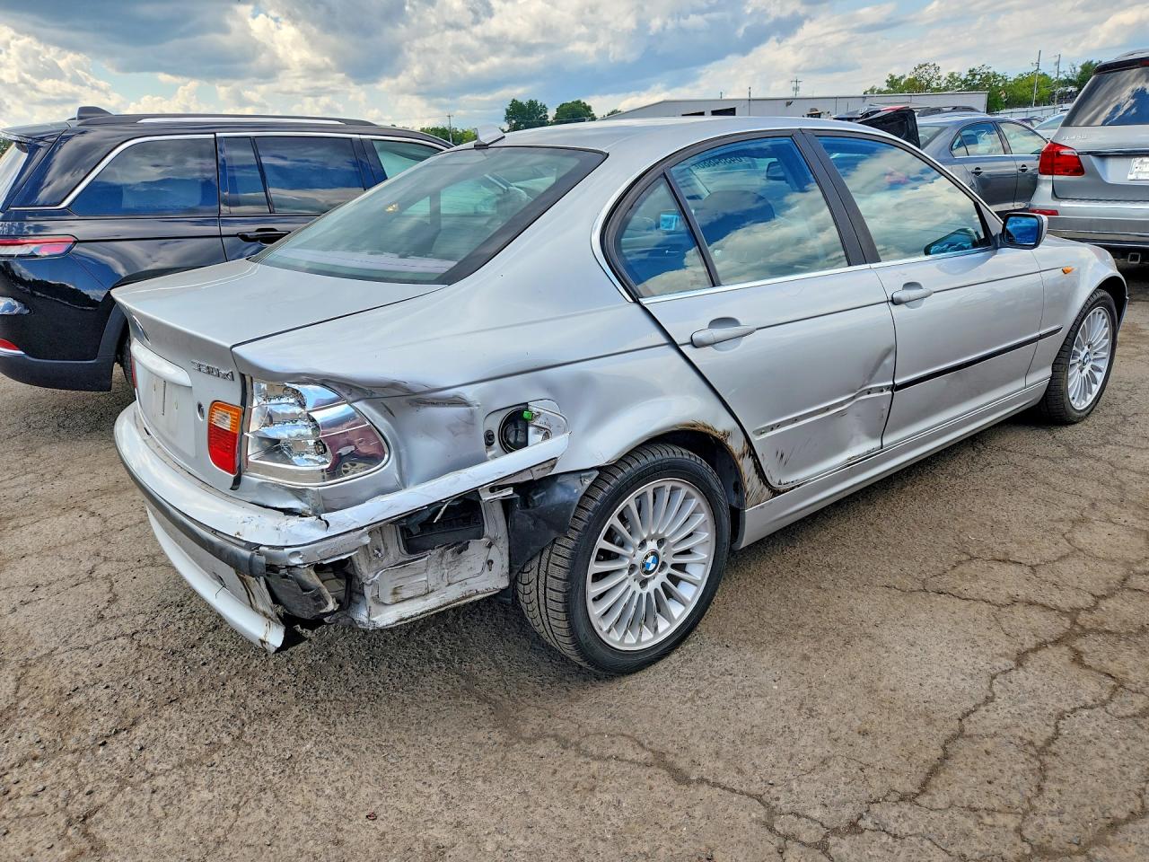 WBAEW53404PN36277 · 2004 BMW 330 · 3/13