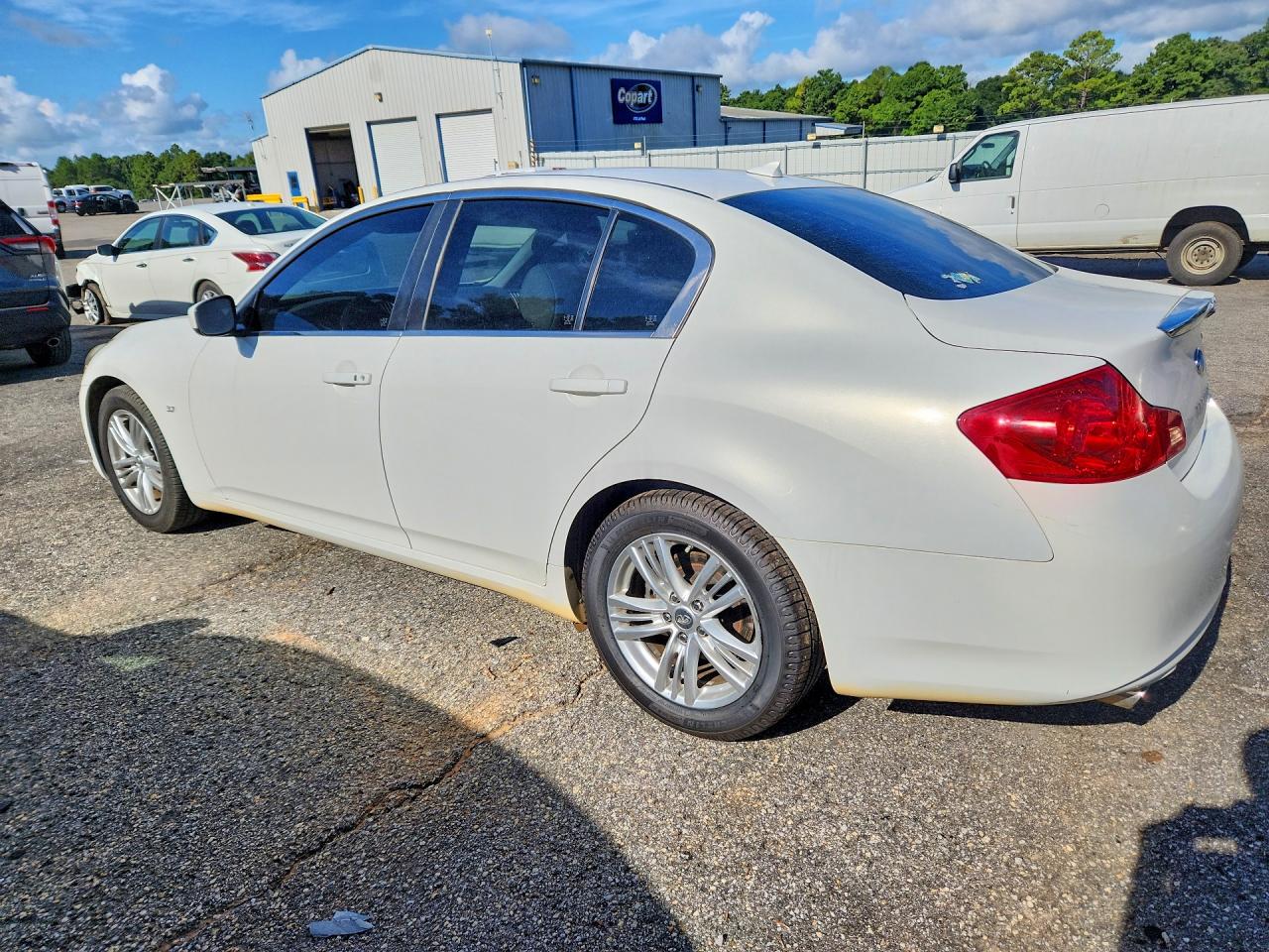JN1CV6AP0FM500063 · 2015 INFINITI Q40 · 2/12