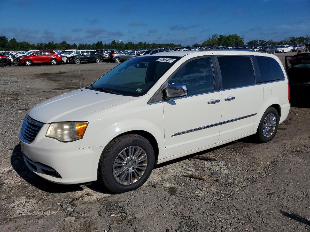 2A4RR6DG4BR745294 · 2011 CHRYSLER TOWN & COUNTRY