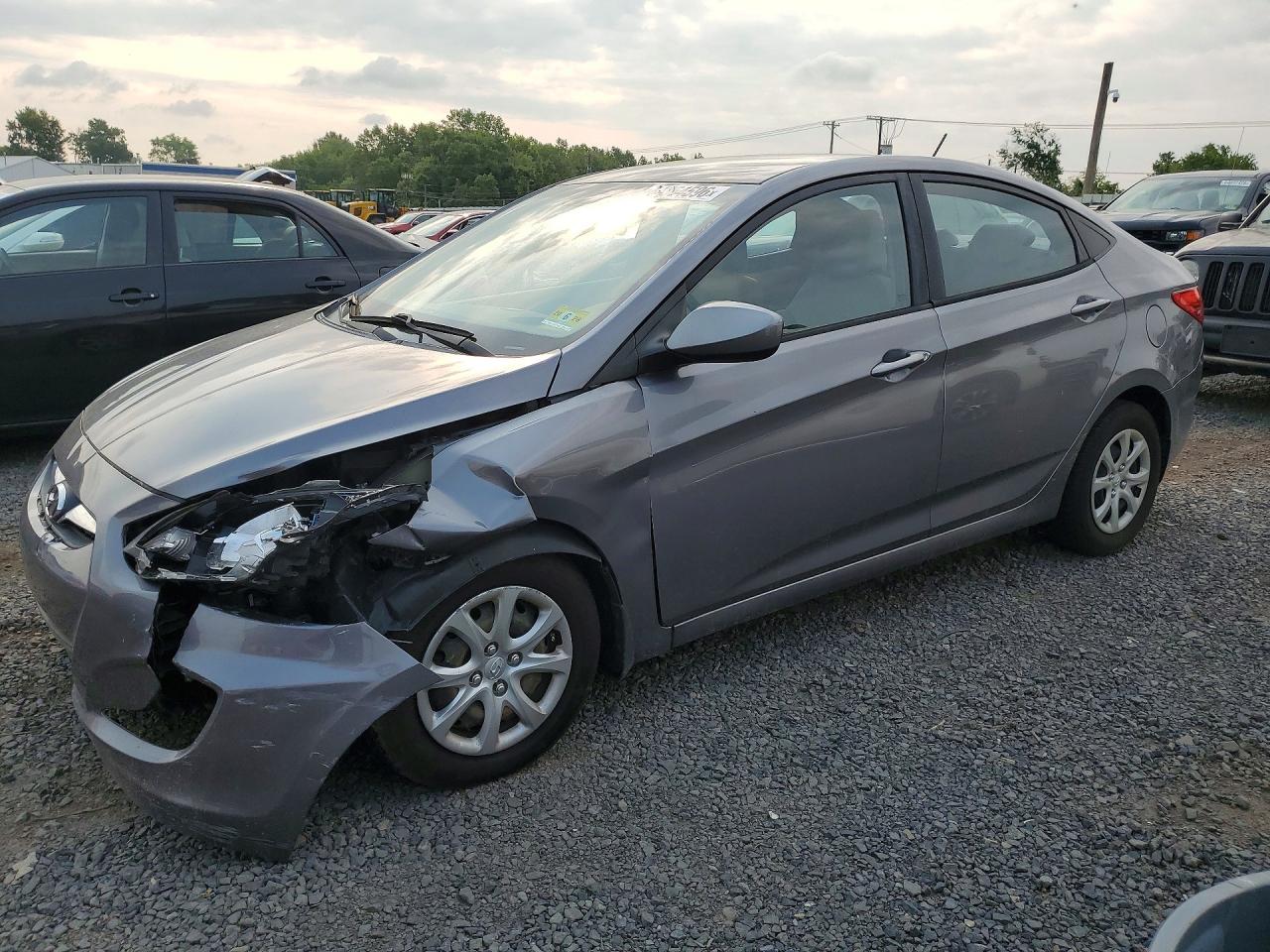 KMHCT4AE9DU563774 · 2013 HYUNDAI ACCENT