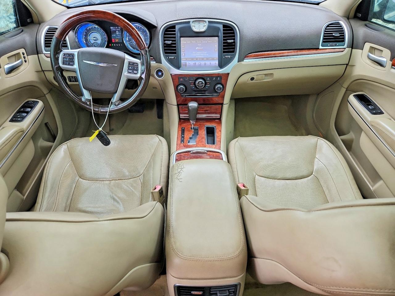 2C3CA6CT0BH579500 · 2011 CHRYSLER 300C · 8/13