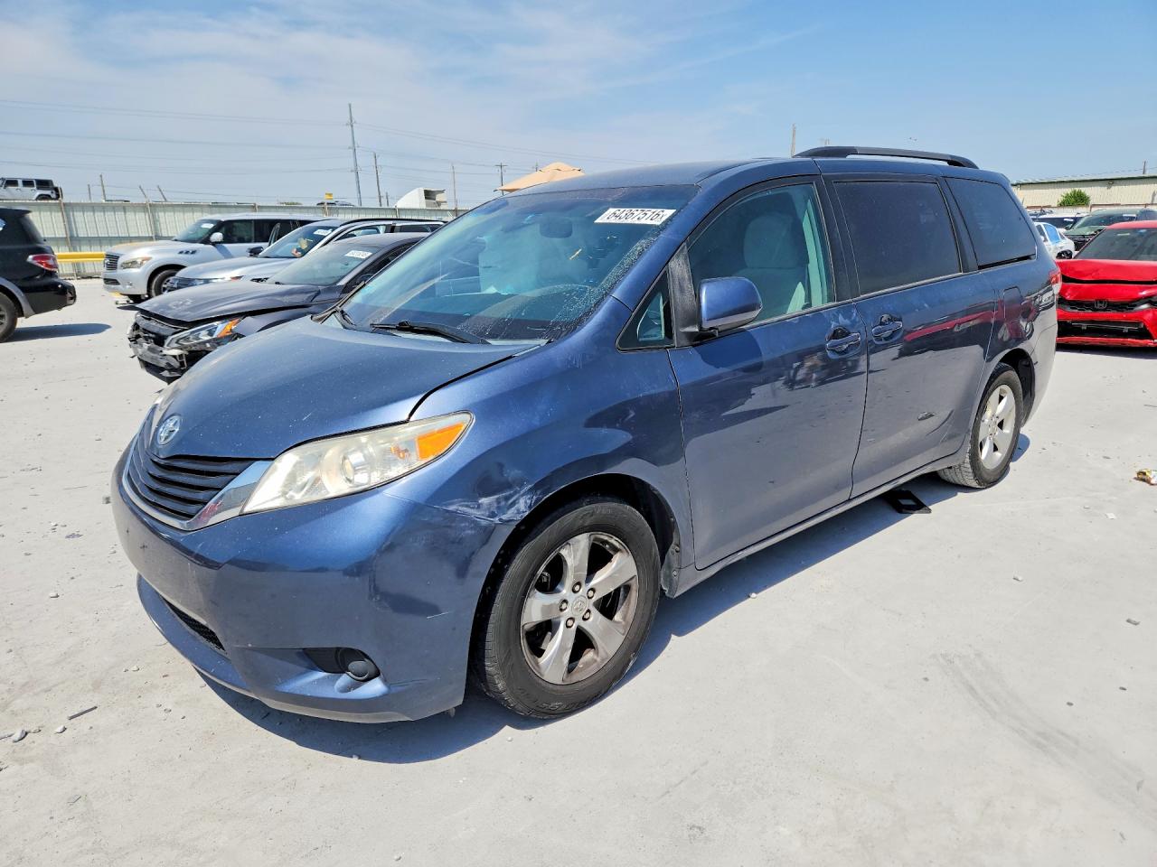 2013 TOYOTA SIENNA