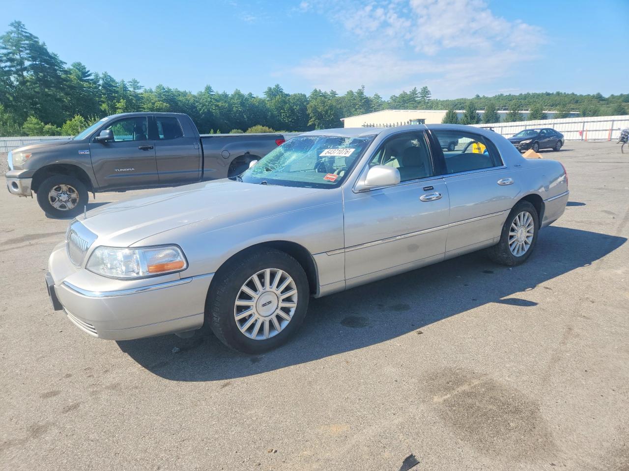 2003 LINCOLN TOWN CAR