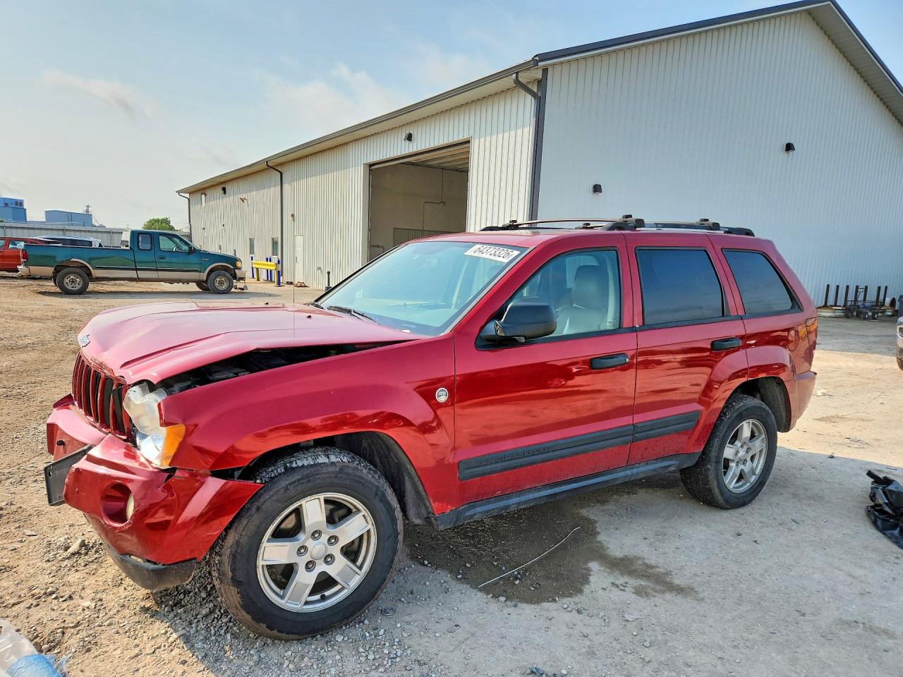 1J4HR48N65C702906 · 2005 JEEP GRAND CHEROKEE