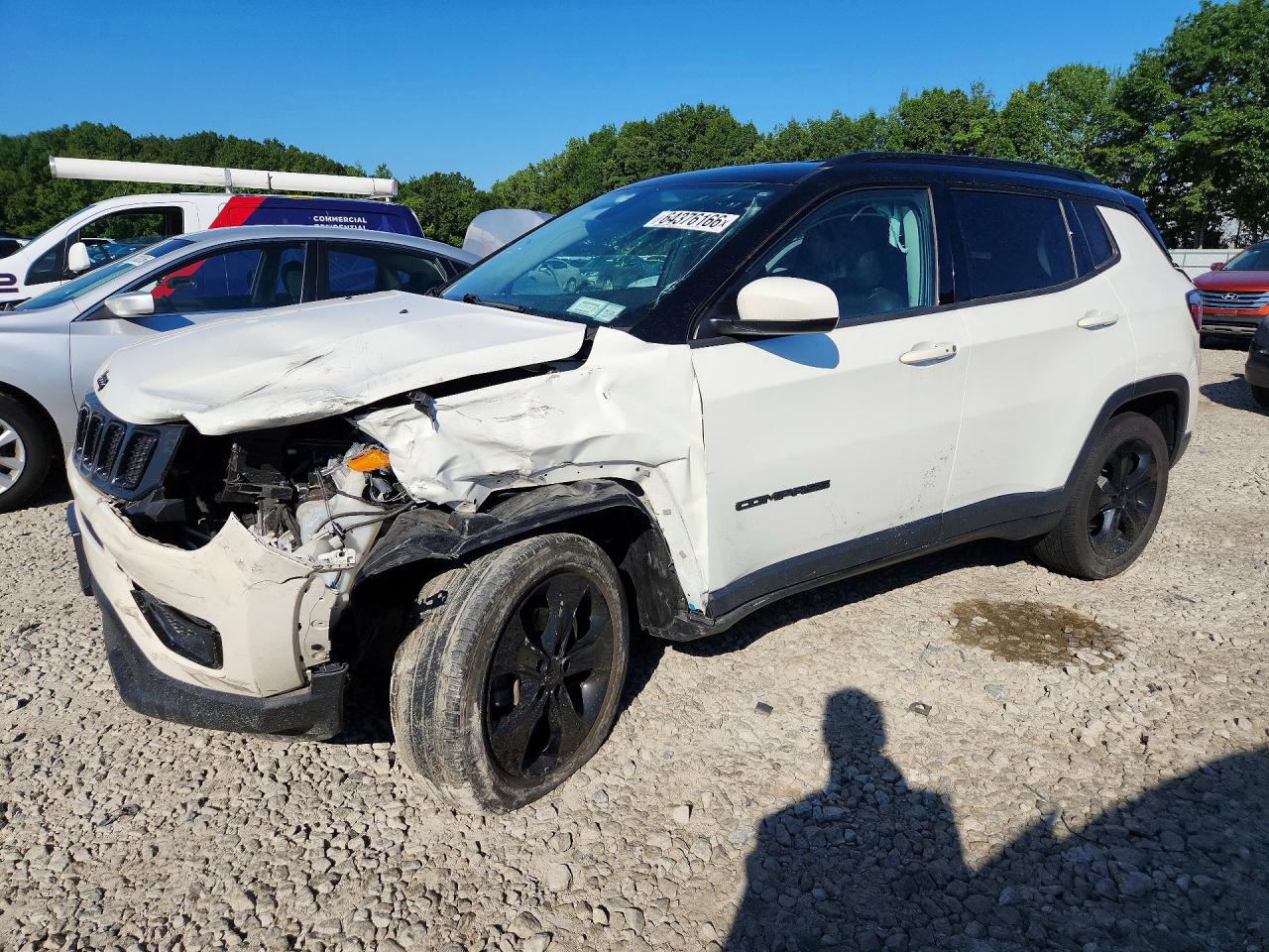 3C4NJDBB4LT173360 · 2020 JEEP COMPASS