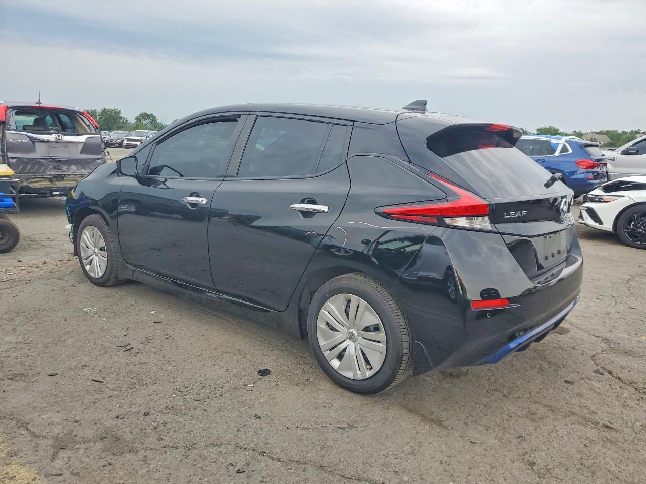 1N4AZ1BV8NC561468 · 2022 NISSAN LEAF · 2/12