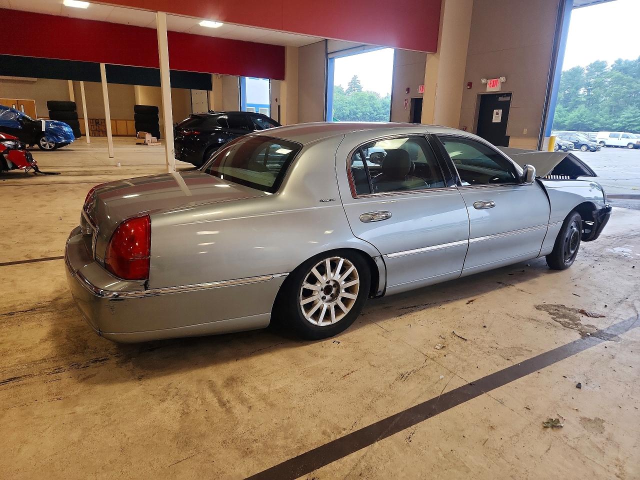 1LNHM81VX6Y633403 · 2006 LINCOLN TOWN CAR · 3/12