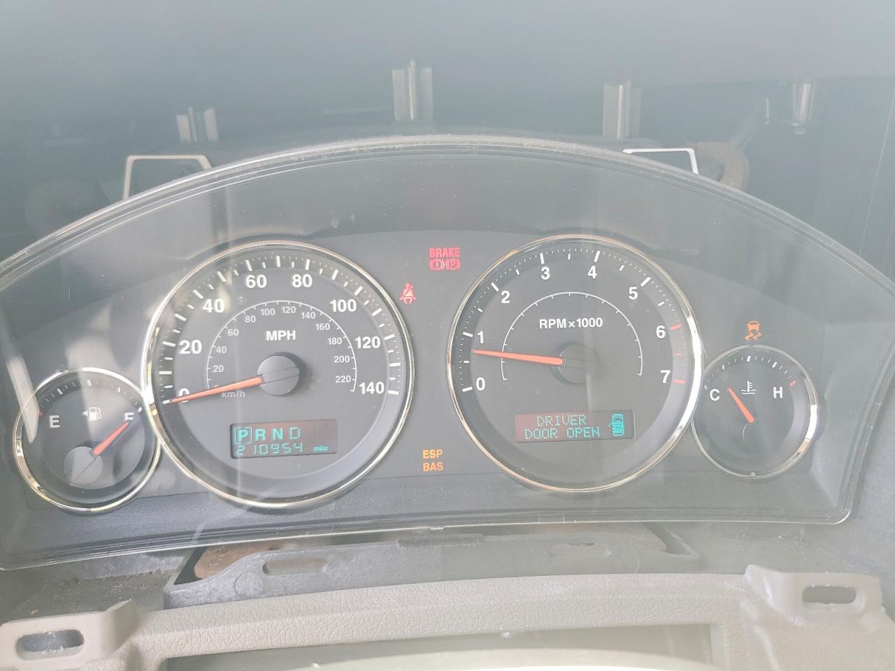 1J8HG48K86C131351 · 2006 JEEP COMMANDER · 9/14