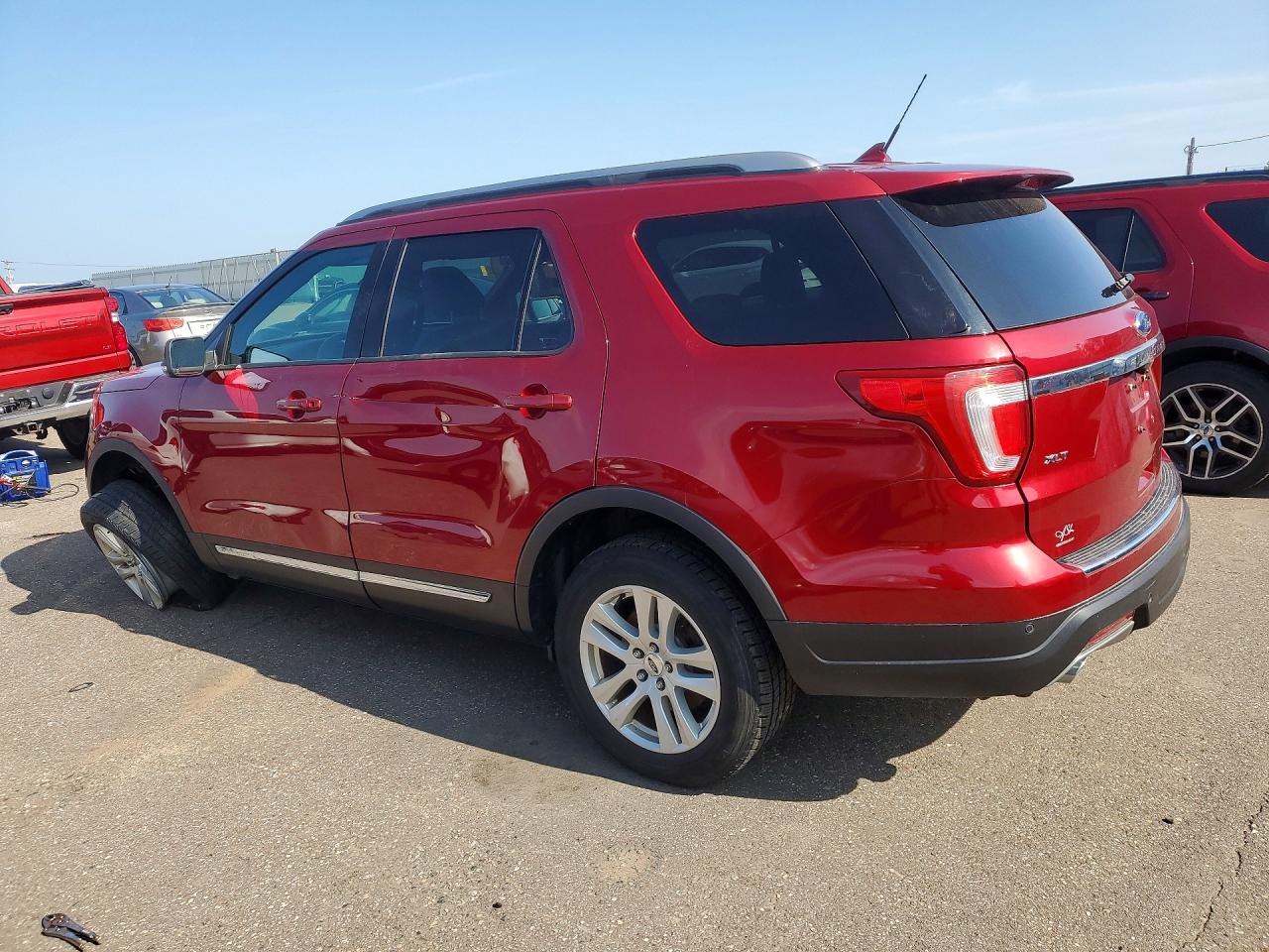 1FM5K8D82JGB70041 · 2018 FORD EXPLORER · 2/13