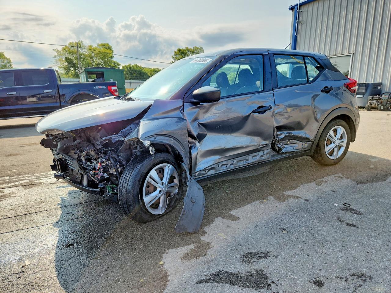 3N1CP5BV4LL555963 · 2020 NISSAN KICKS