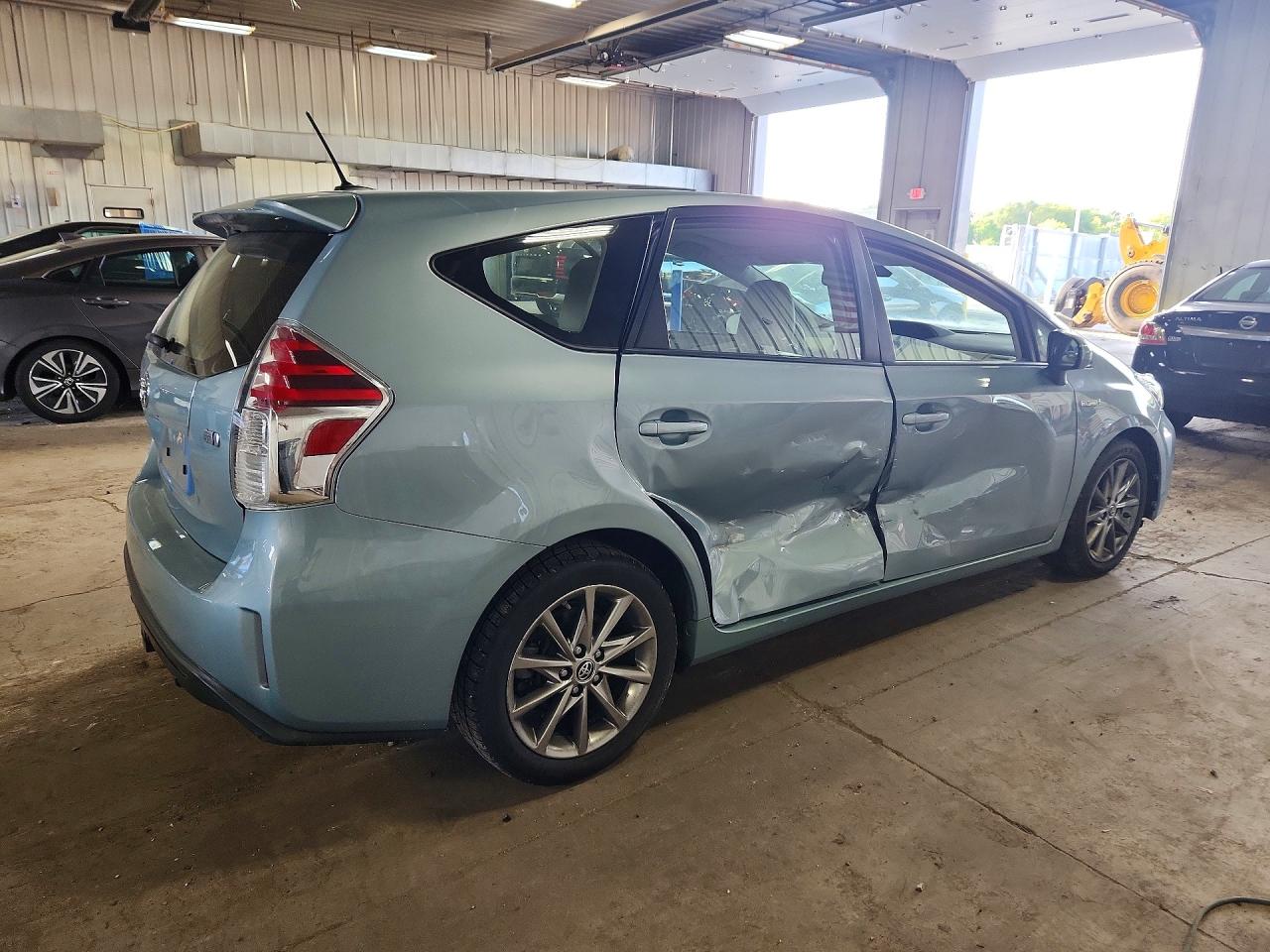 JTDZN3EU3GJ050109 · 2016 TOYOTA PRIUS V · 3/12