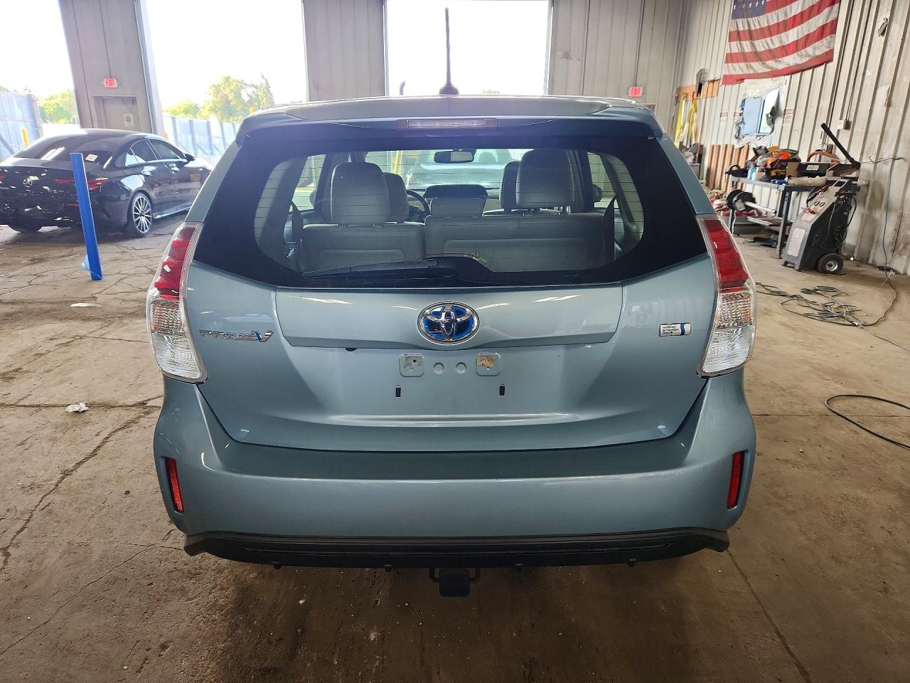 JTDZN3EU3GJ050109 · 2016 TOYOTA PRIUS V · 6/12