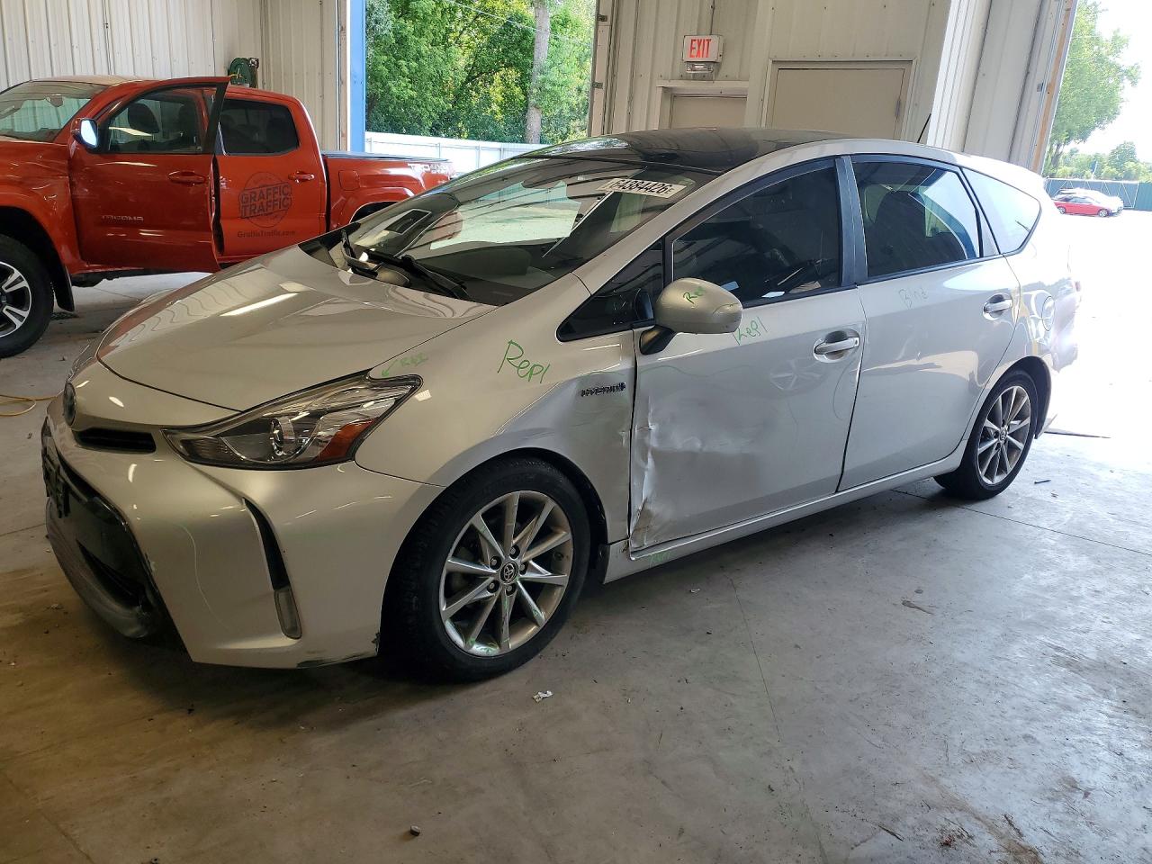 JTDZN3EU8FJ029917 · 2015 TOYOTA PRIUS V