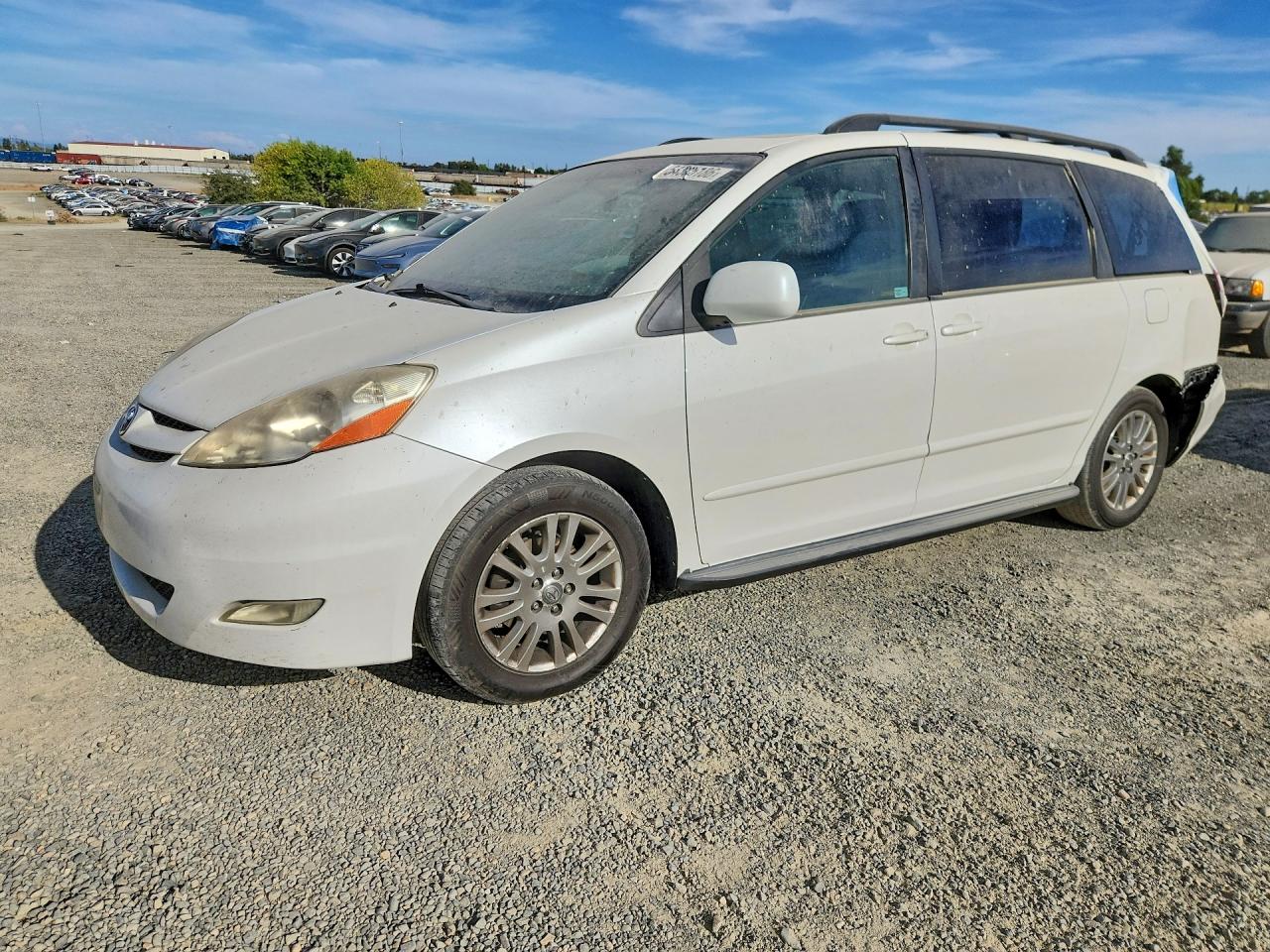2009 TOYOTA SIENNA