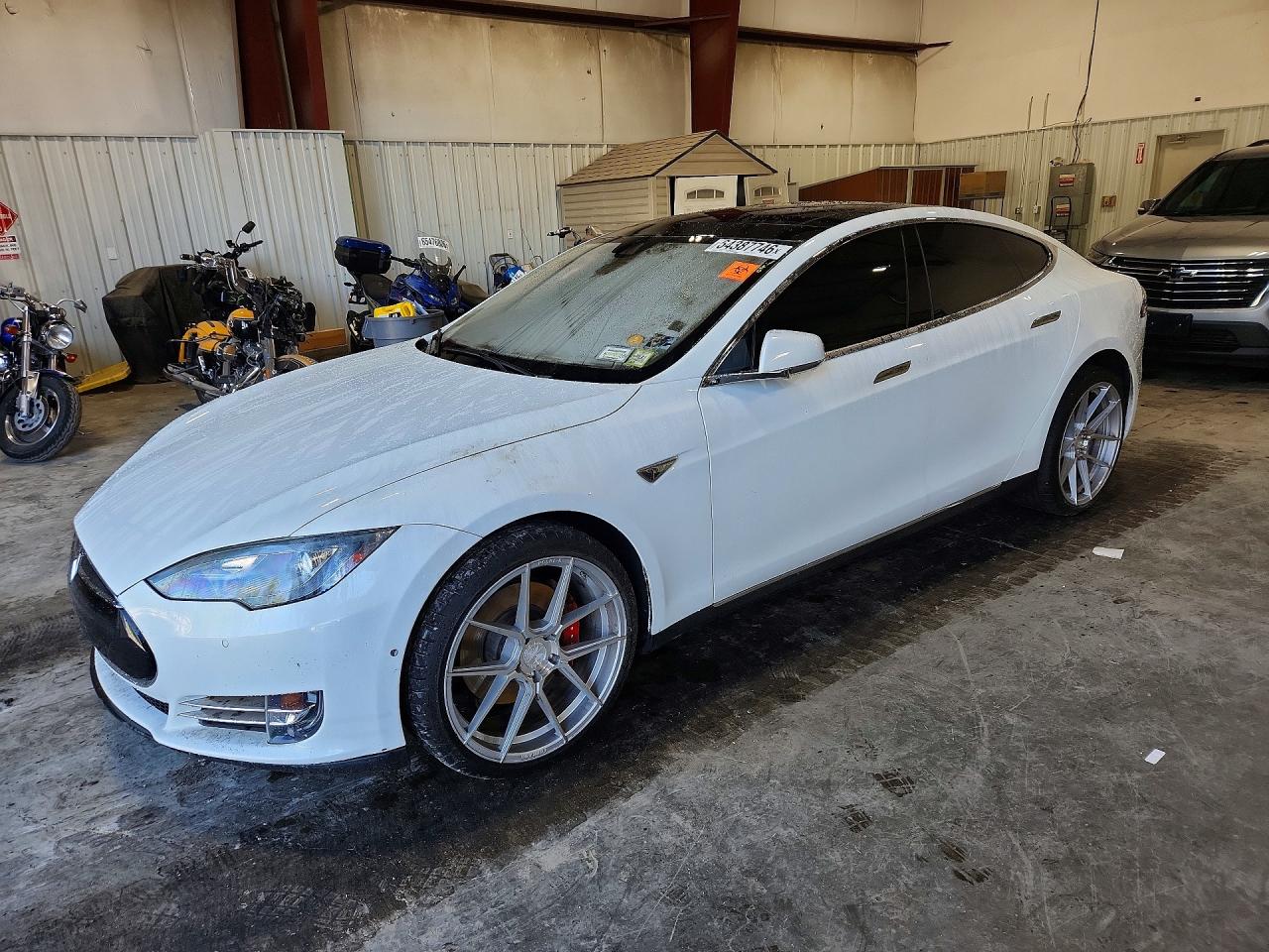 5YJSA1E4XGF131505 · 2016 TESLA MODEL S