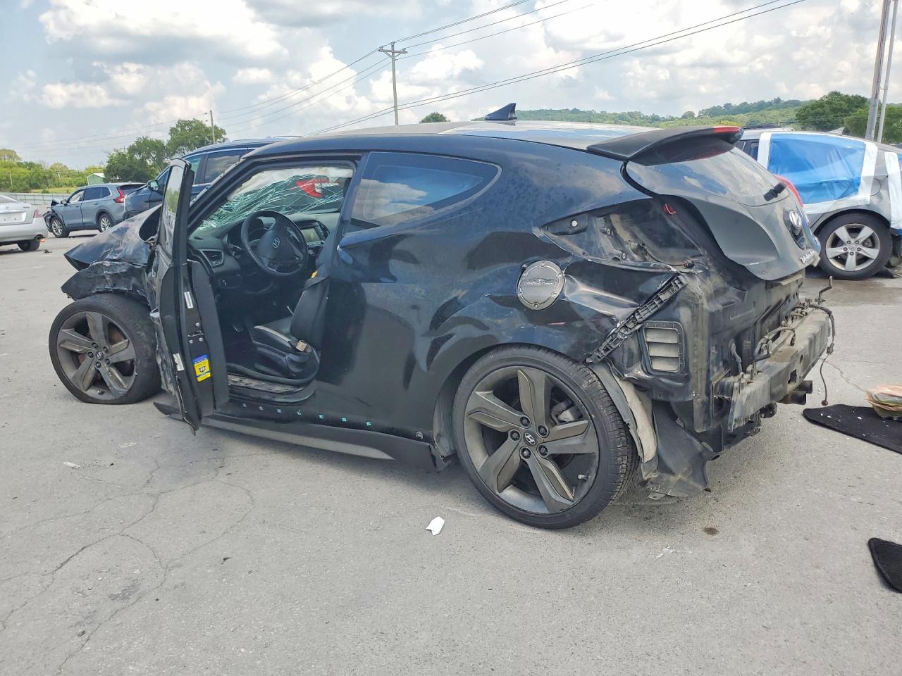 KMHTC6AE0FU233942 · 2015 HYUNDAI VELOSTER · 2/13