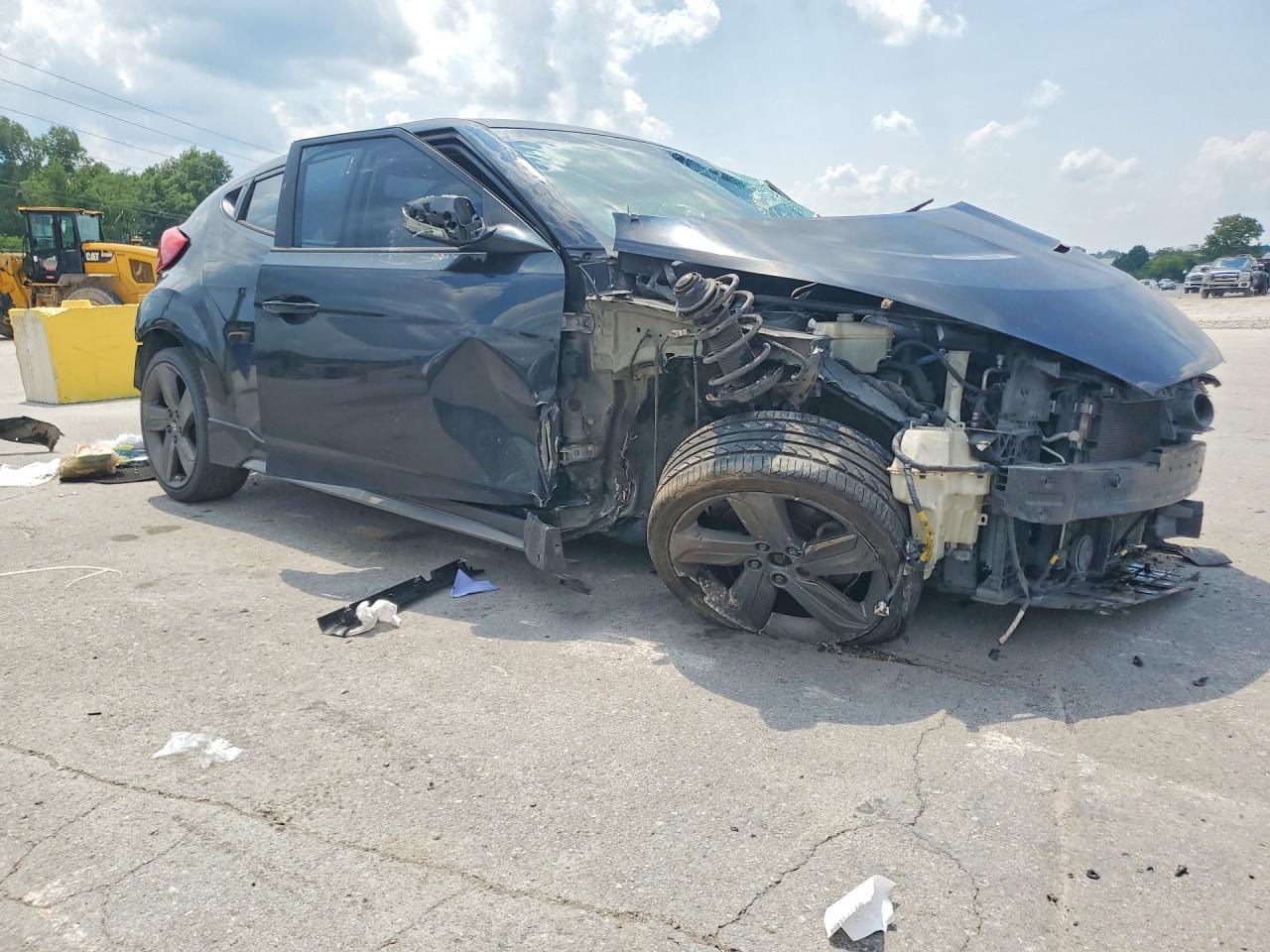 KMHTC6AE0FU233942 · 2015 HYUNDAI VELOSTER · 4/13