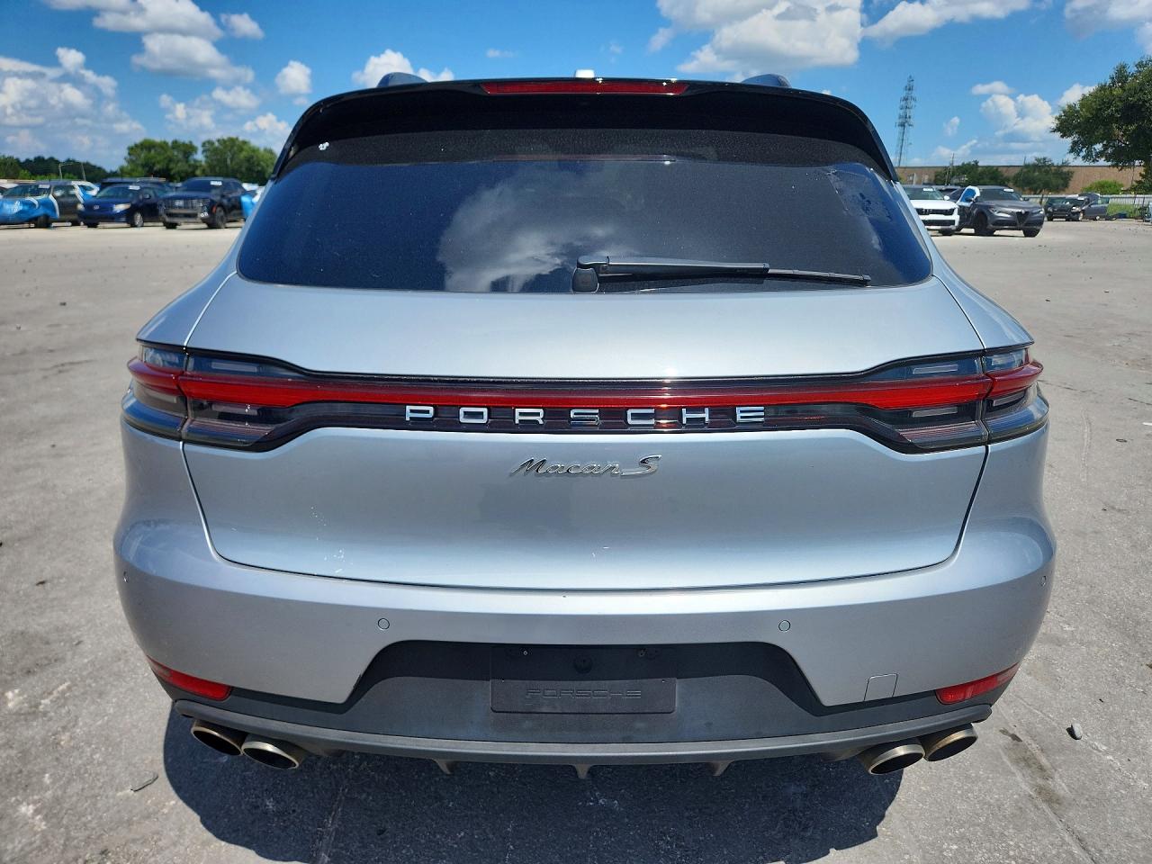 WP1AB2A55LLB33083 · 2020 PORSCHE MACAN · 6/13